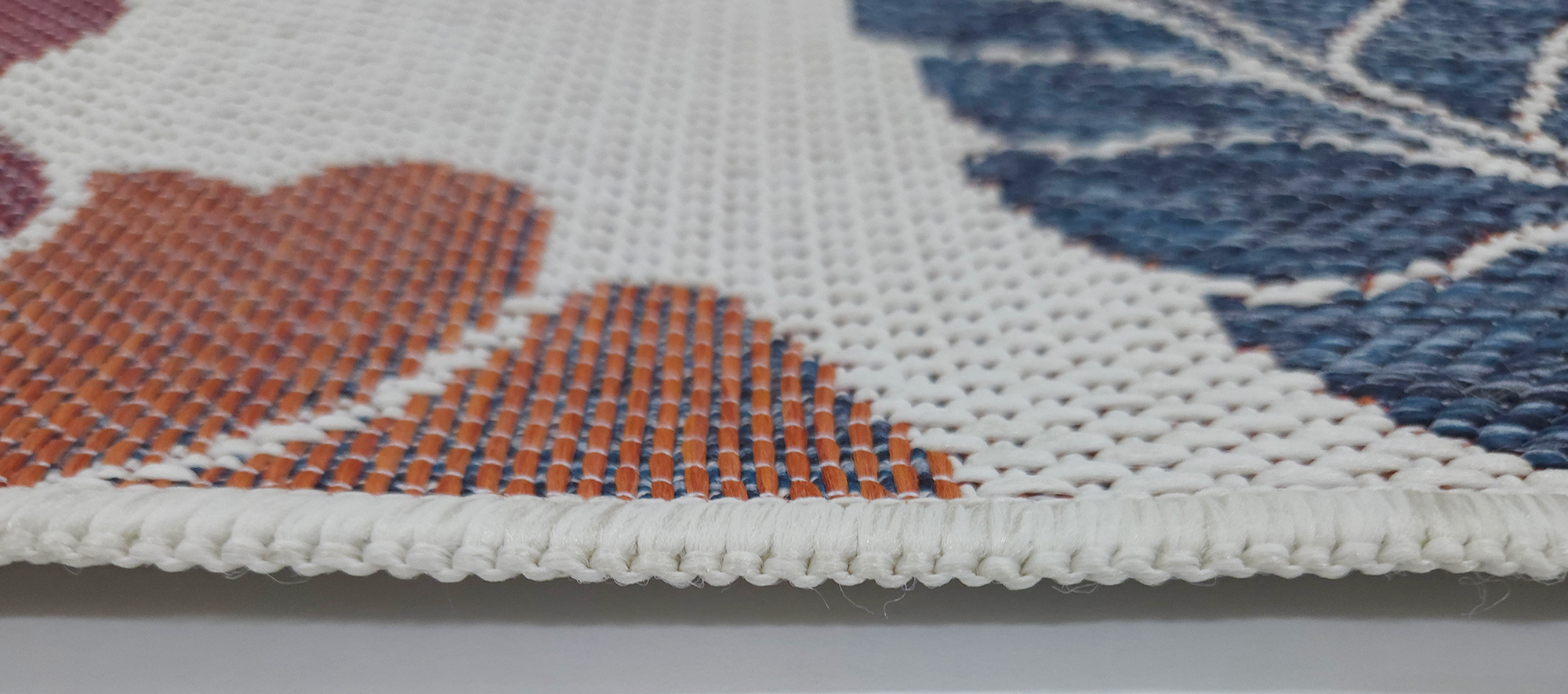 Flora 1136 Ecru S. Navy RED