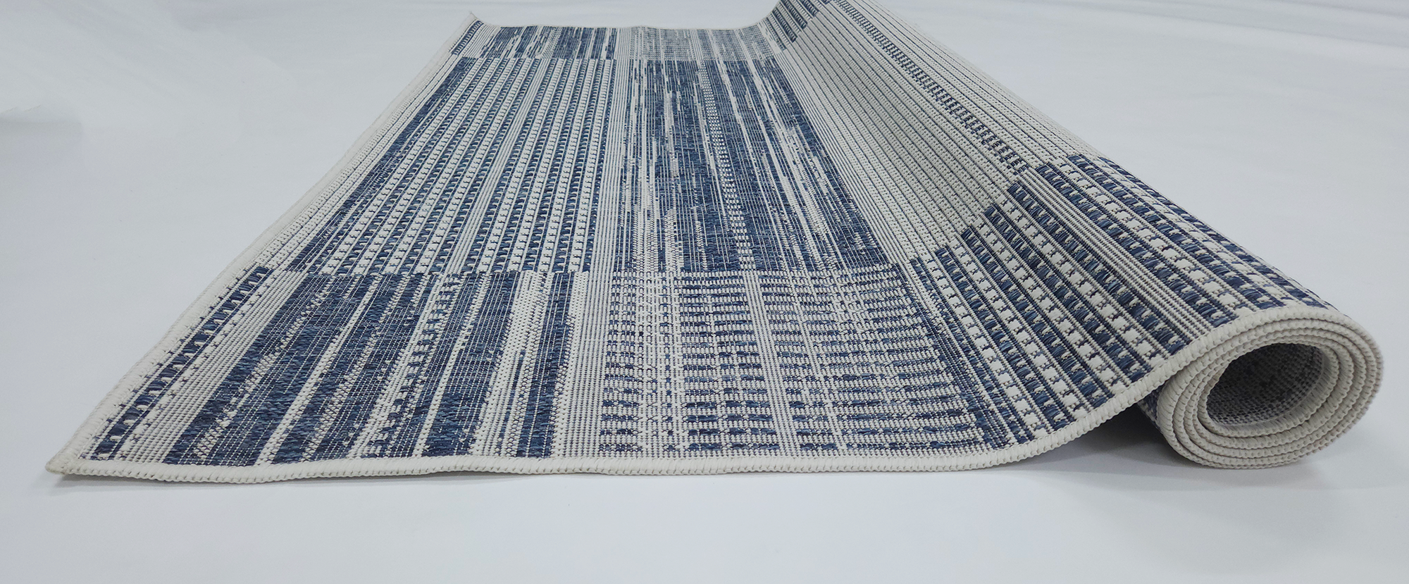 LUSH 1150 Ecru S. Navy