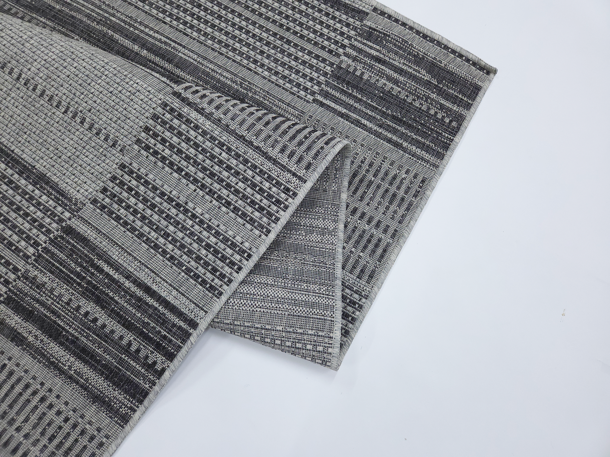 LUSH 1150 S. Grey S. Black