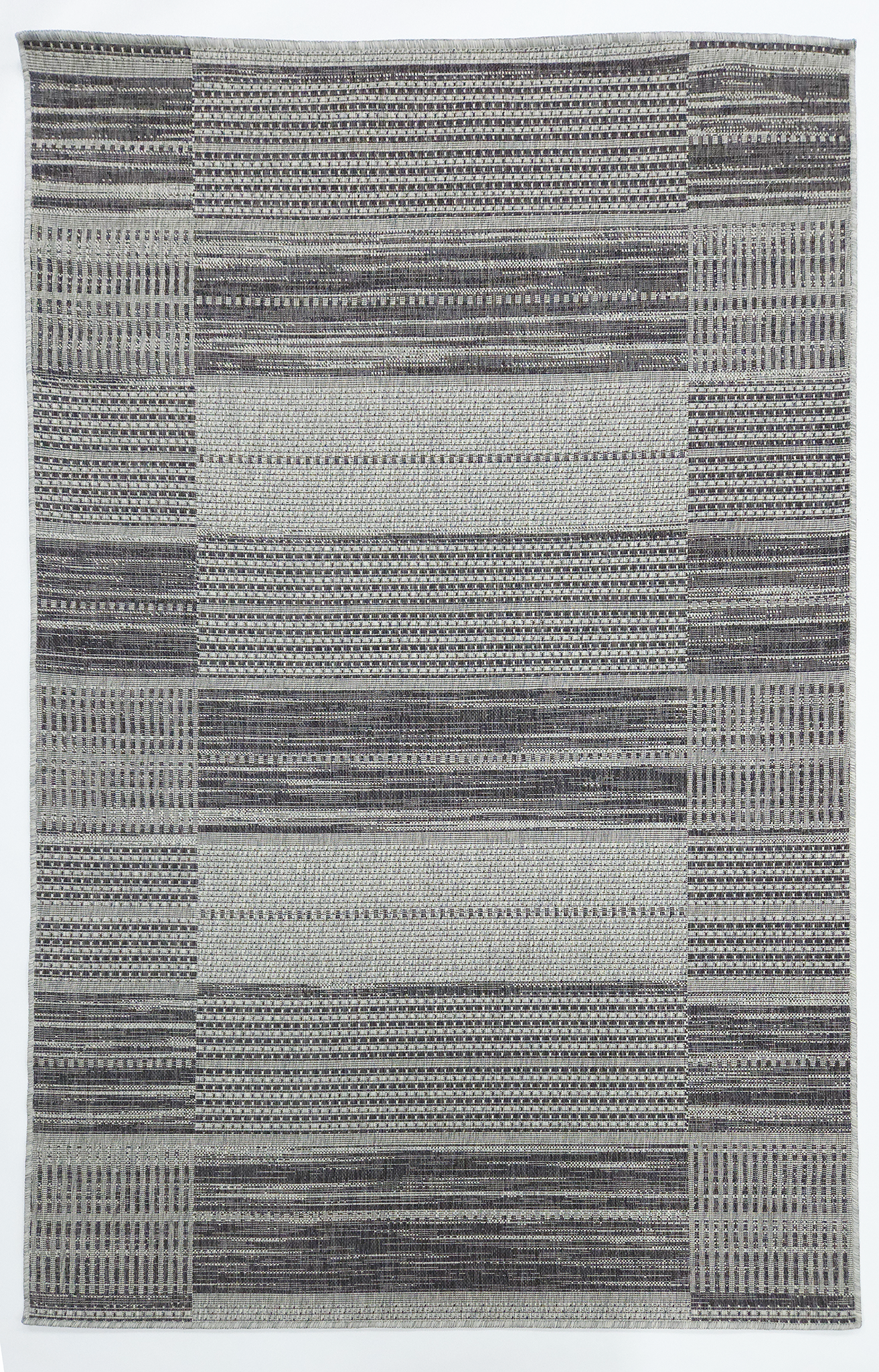 LUSH 1150 S. Grey S. Black