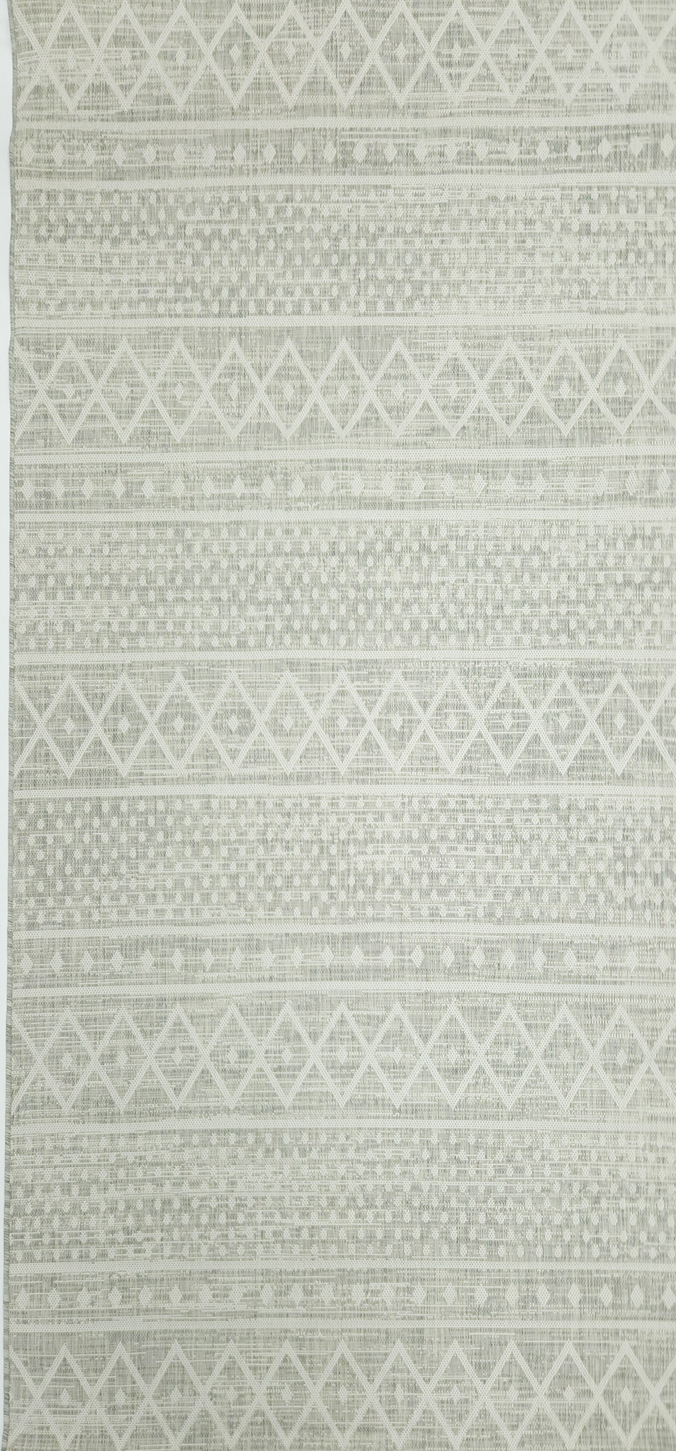 LUSH 1153 S. Grey Ecru