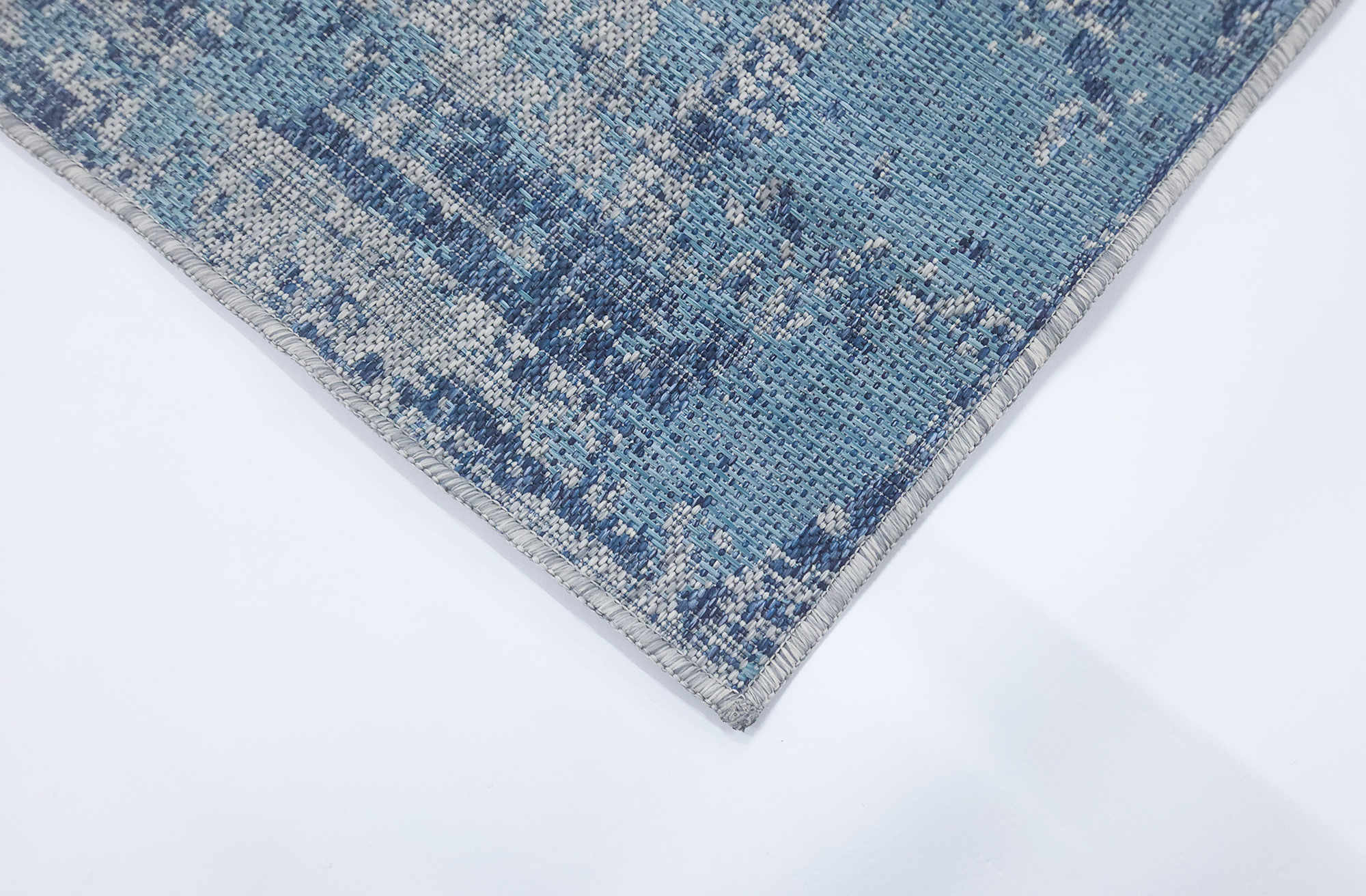 LUSH 1175 S. Grey S. Navy