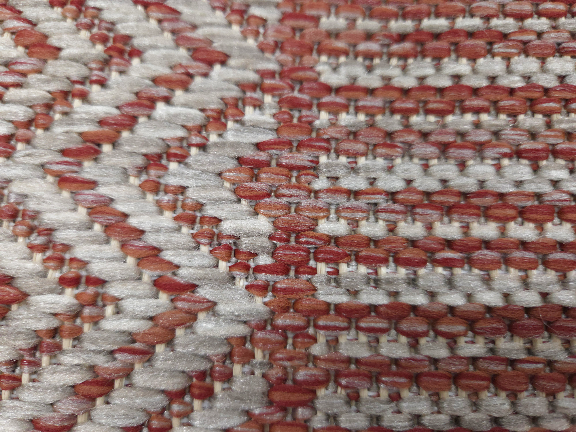 LUSH 1187 S. Beige S. Red