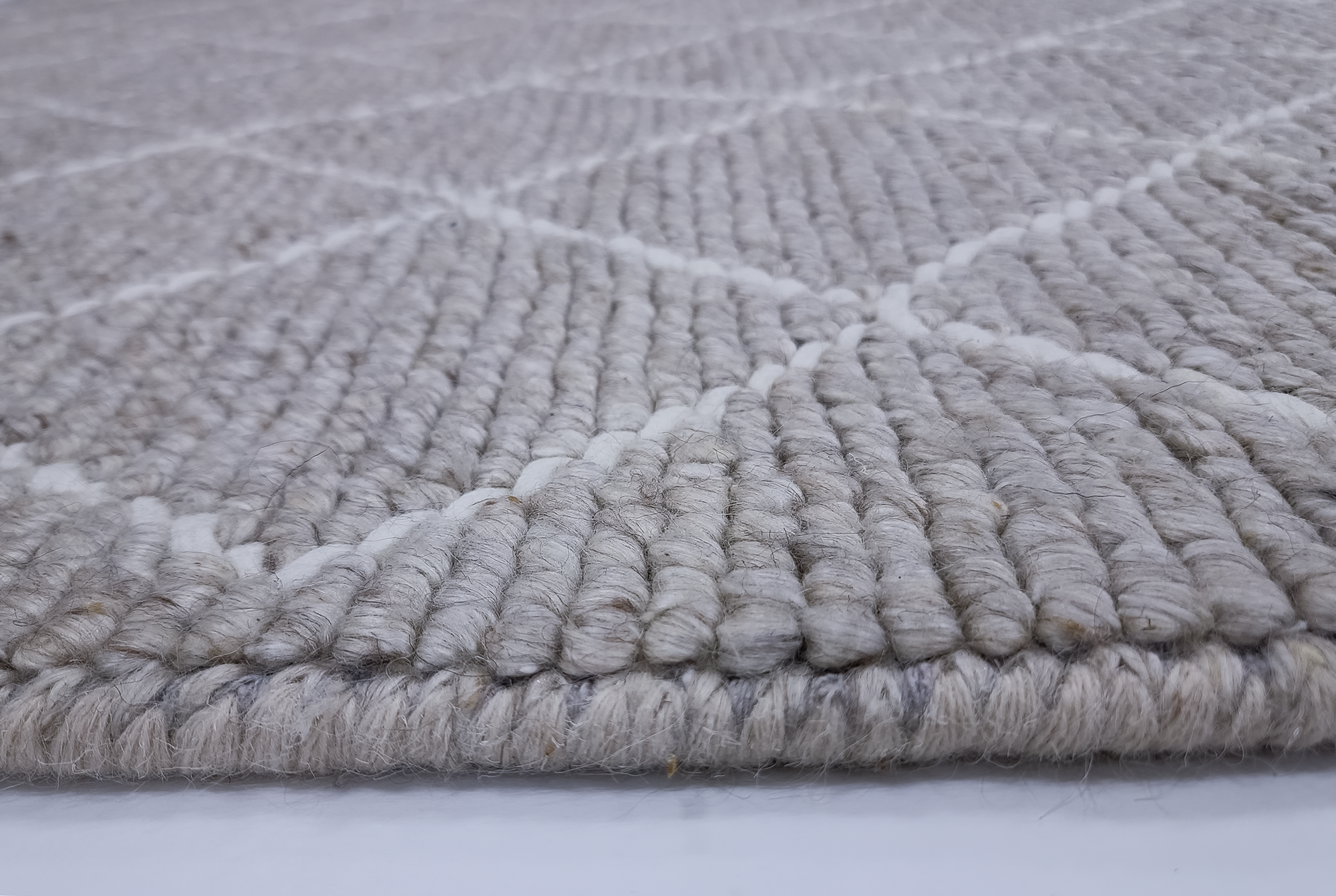 ARGYLE DIAMOND BEIGE-WOOL & POLYESTER