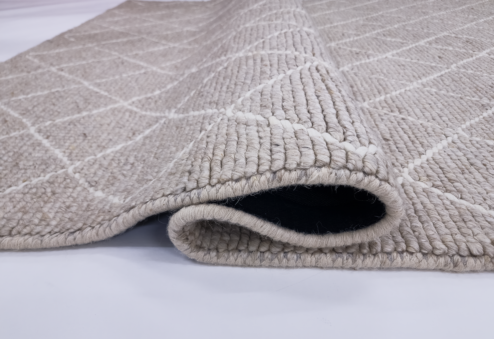 ARGYLE DIAMOND BEIGE-WOOL & POLYESTER