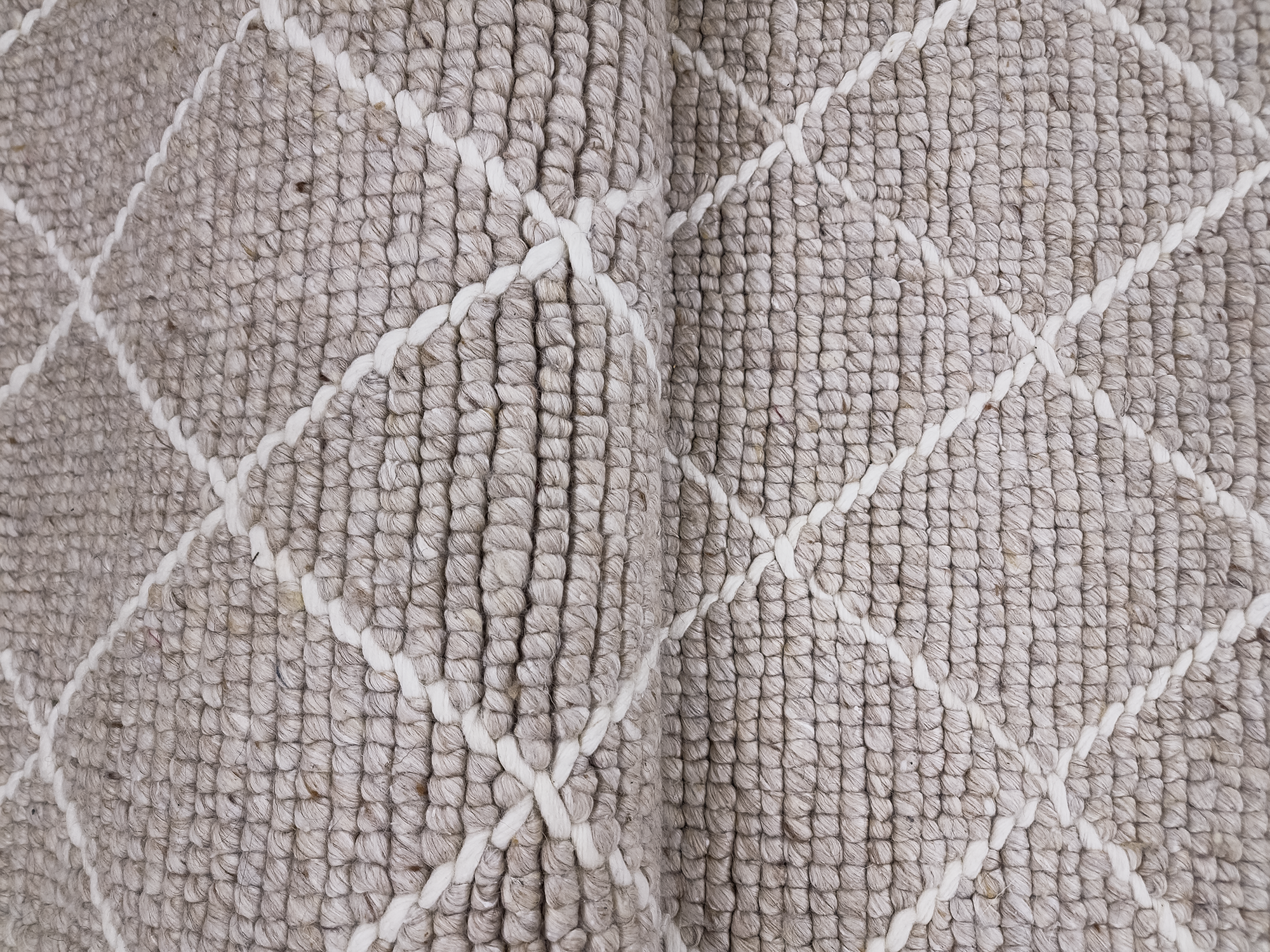 ARGYLE DIAMOND BEIGE-WOOL & POLYESTER