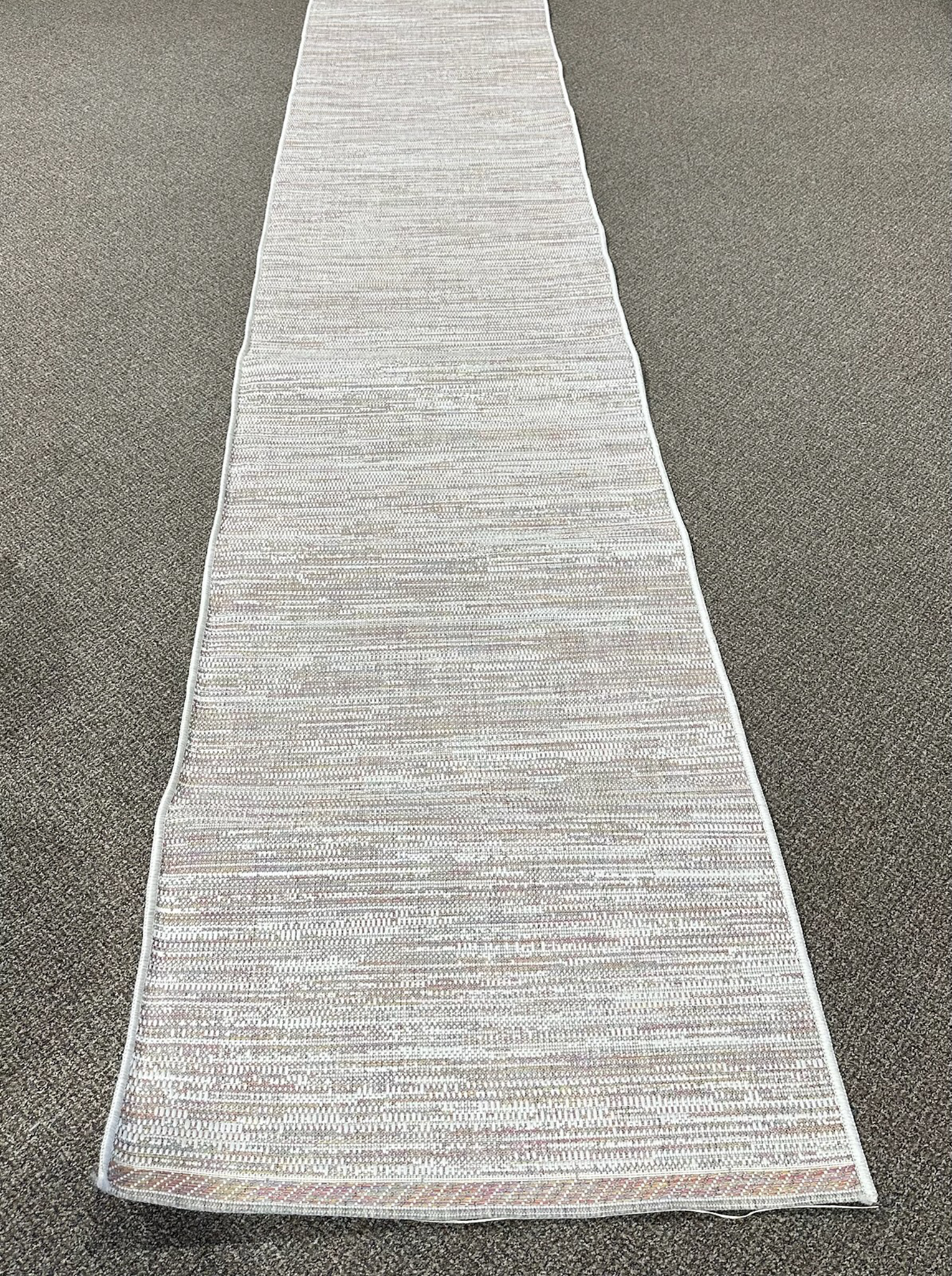 LUSH 1193 Ecru S. Grey