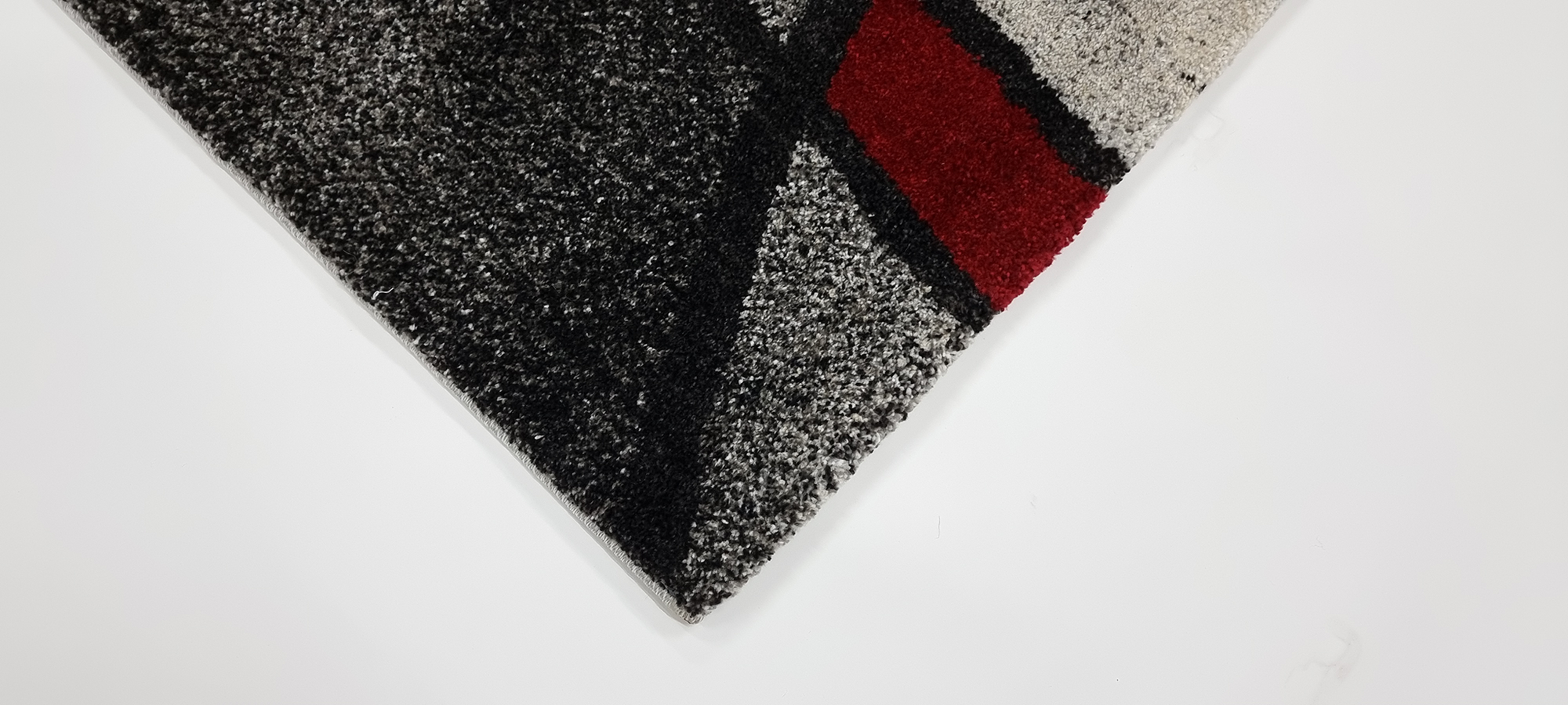 TITAN   723 BLACK / RED