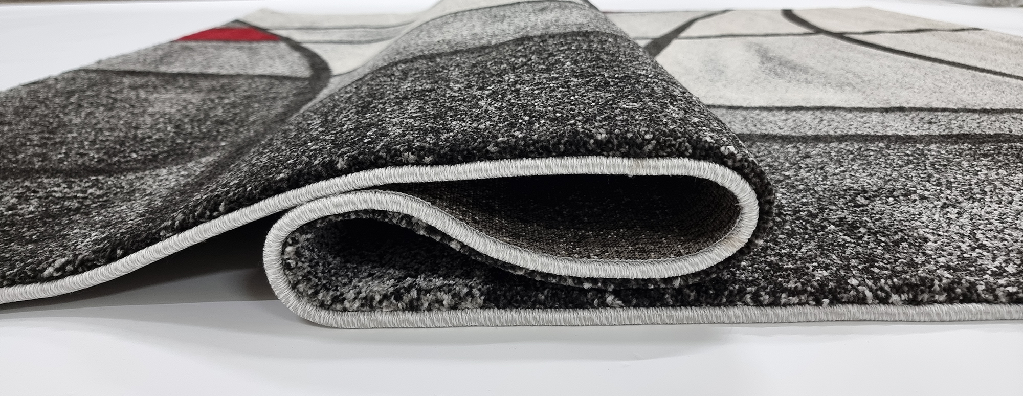 TITAN 723 BLACK / RED