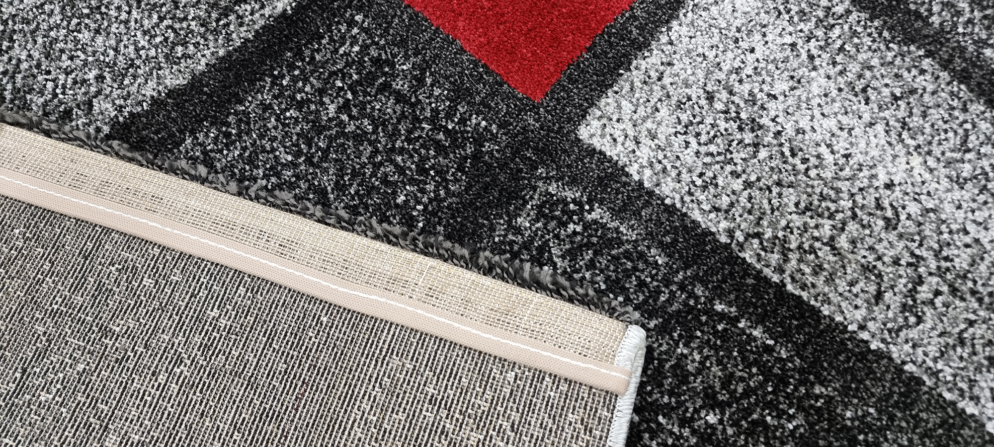 TITAN   723 BLACK / RED