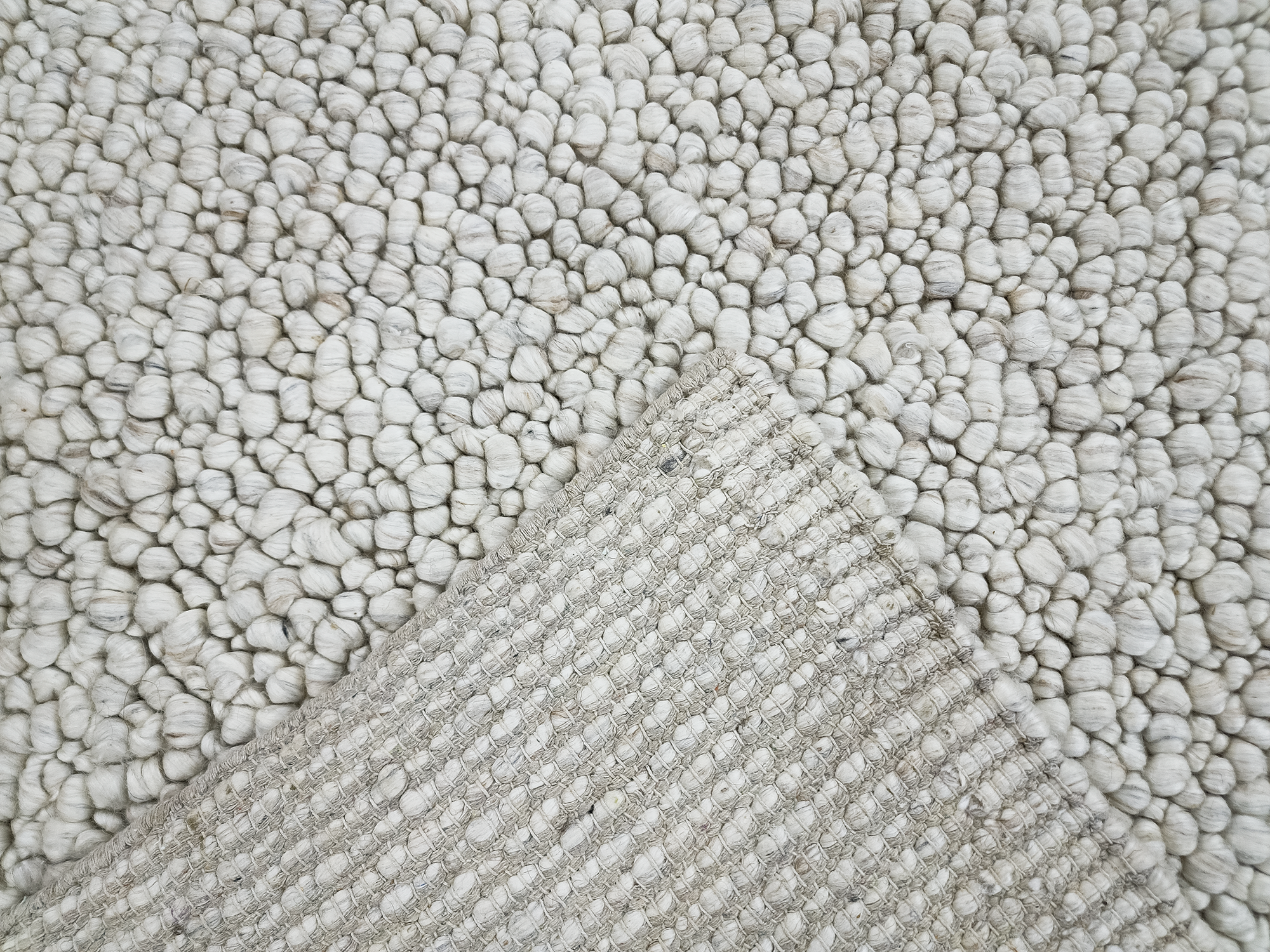 Fish eye -New Vanilla (Wool rug)