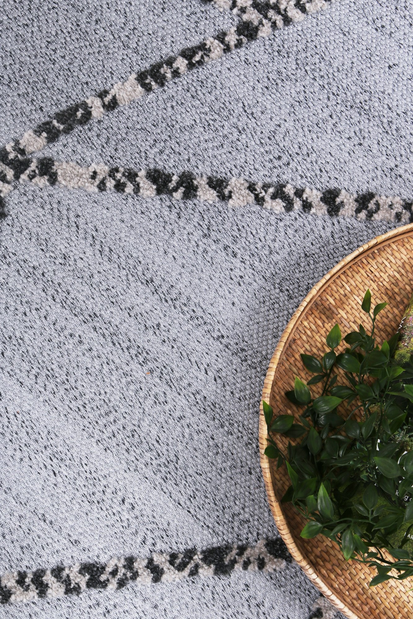 Ares 6 Grey Anthrasite Geometric