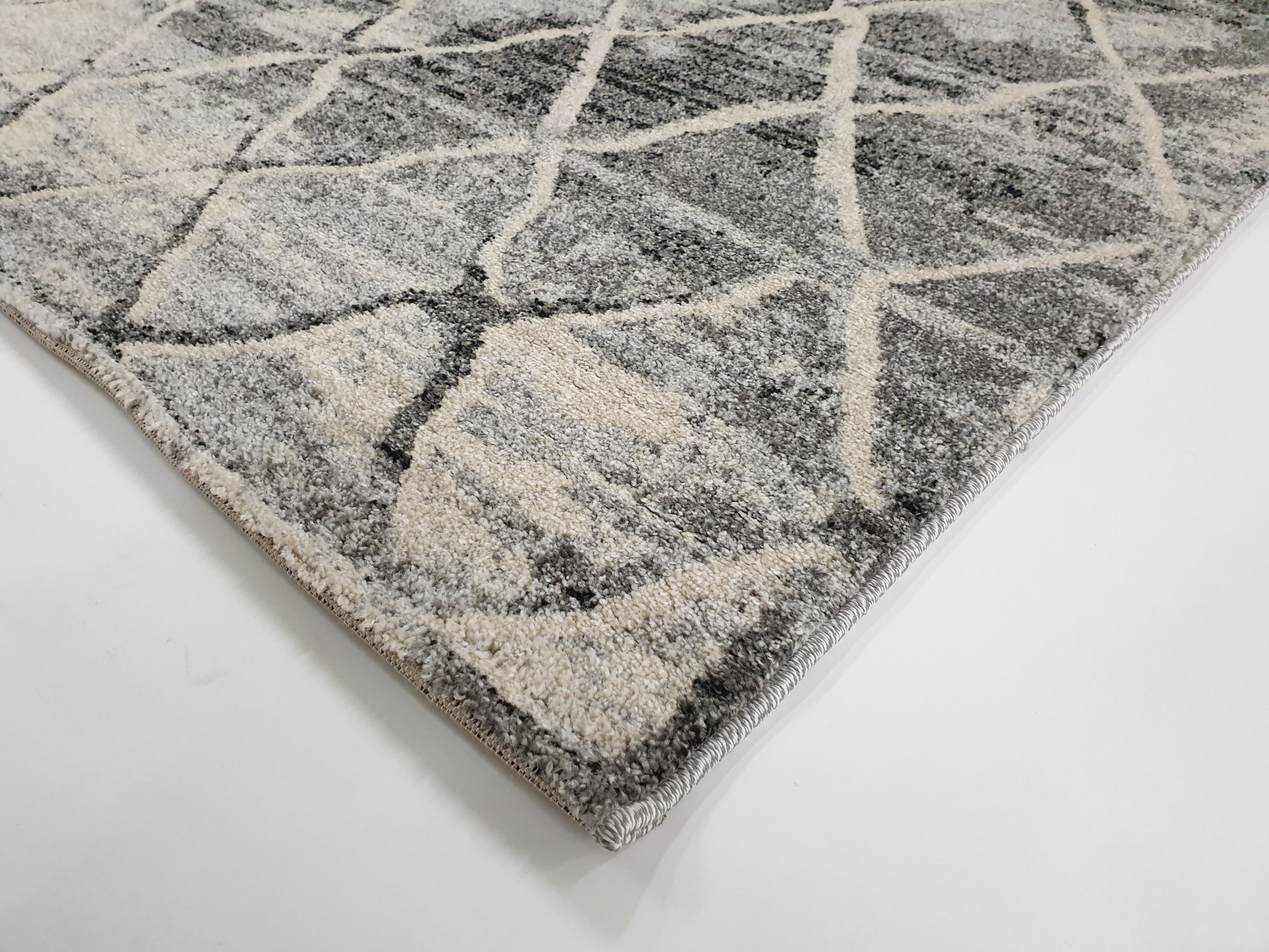 Frisee Rug 635A L.GREY / CREAM