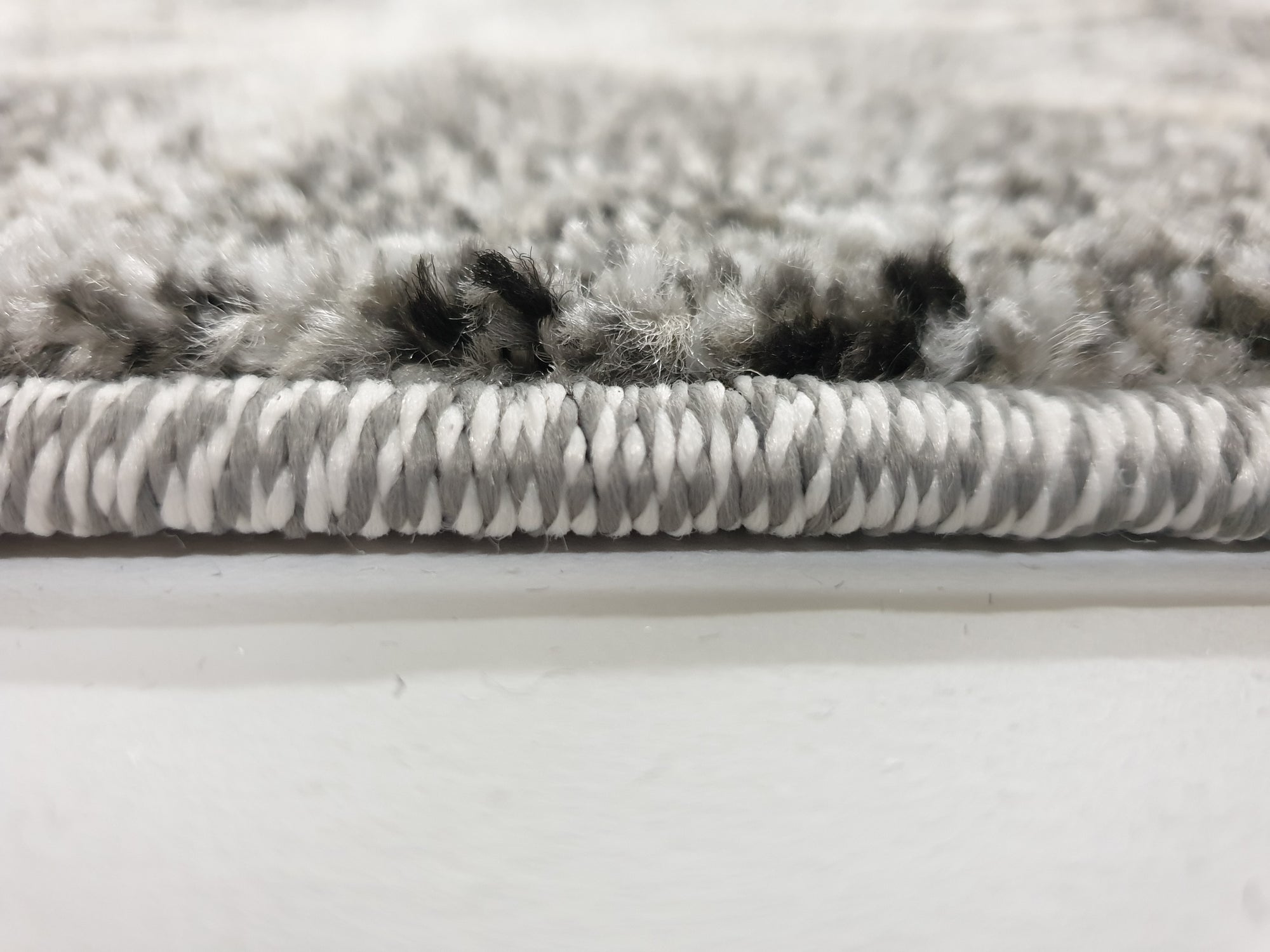 Frisee Rug 635A L.GREY / CREAM