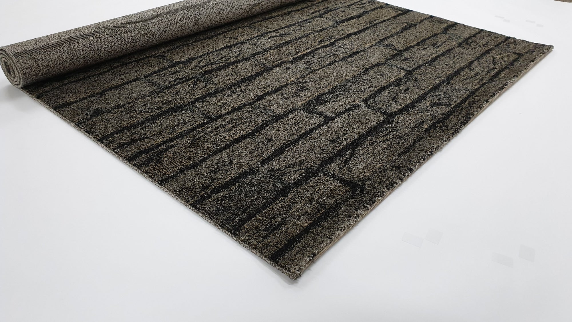 Genesis 182A BLACK / POLY CREAM