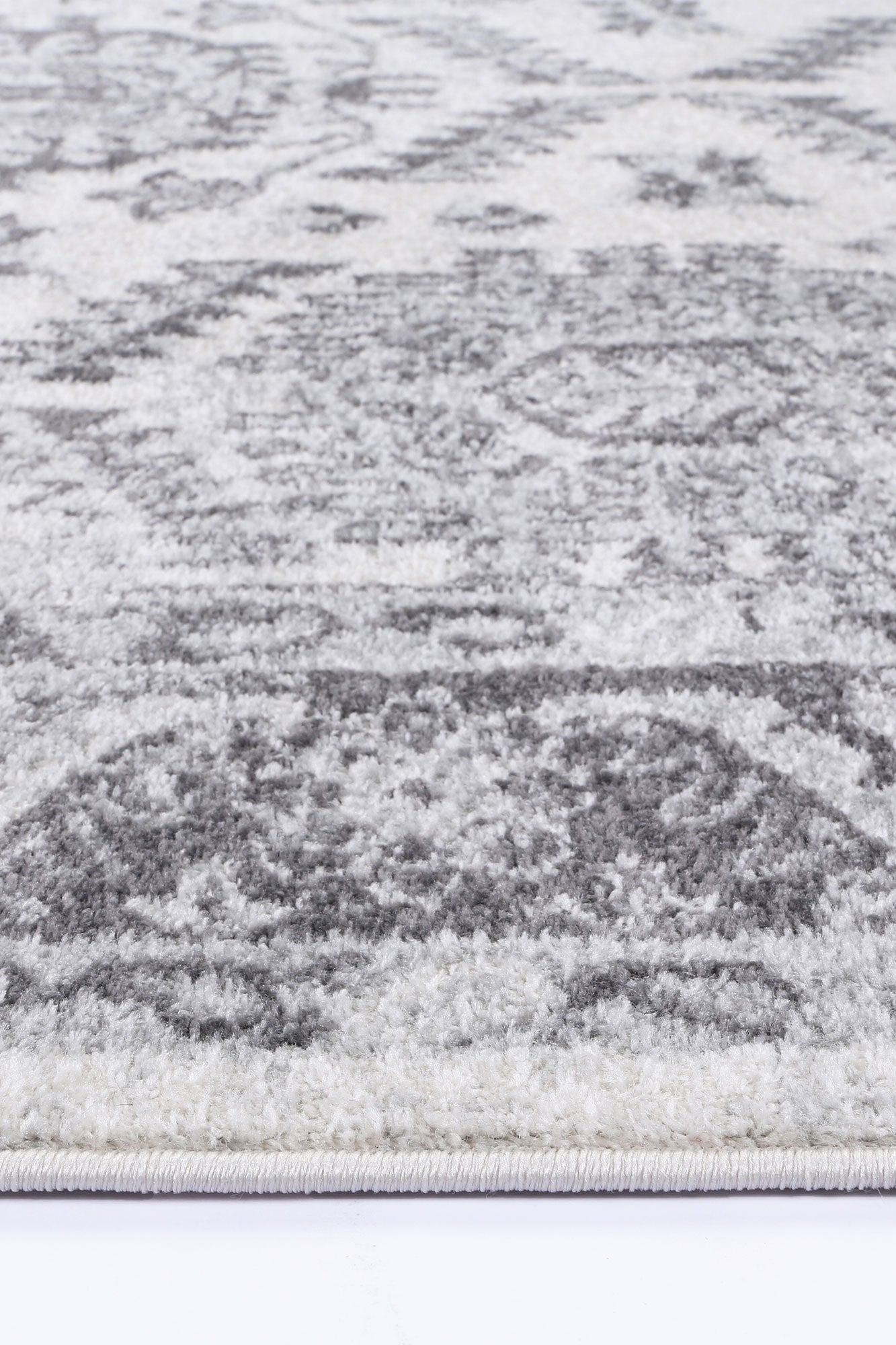 Provence 3 White Grey Traditional