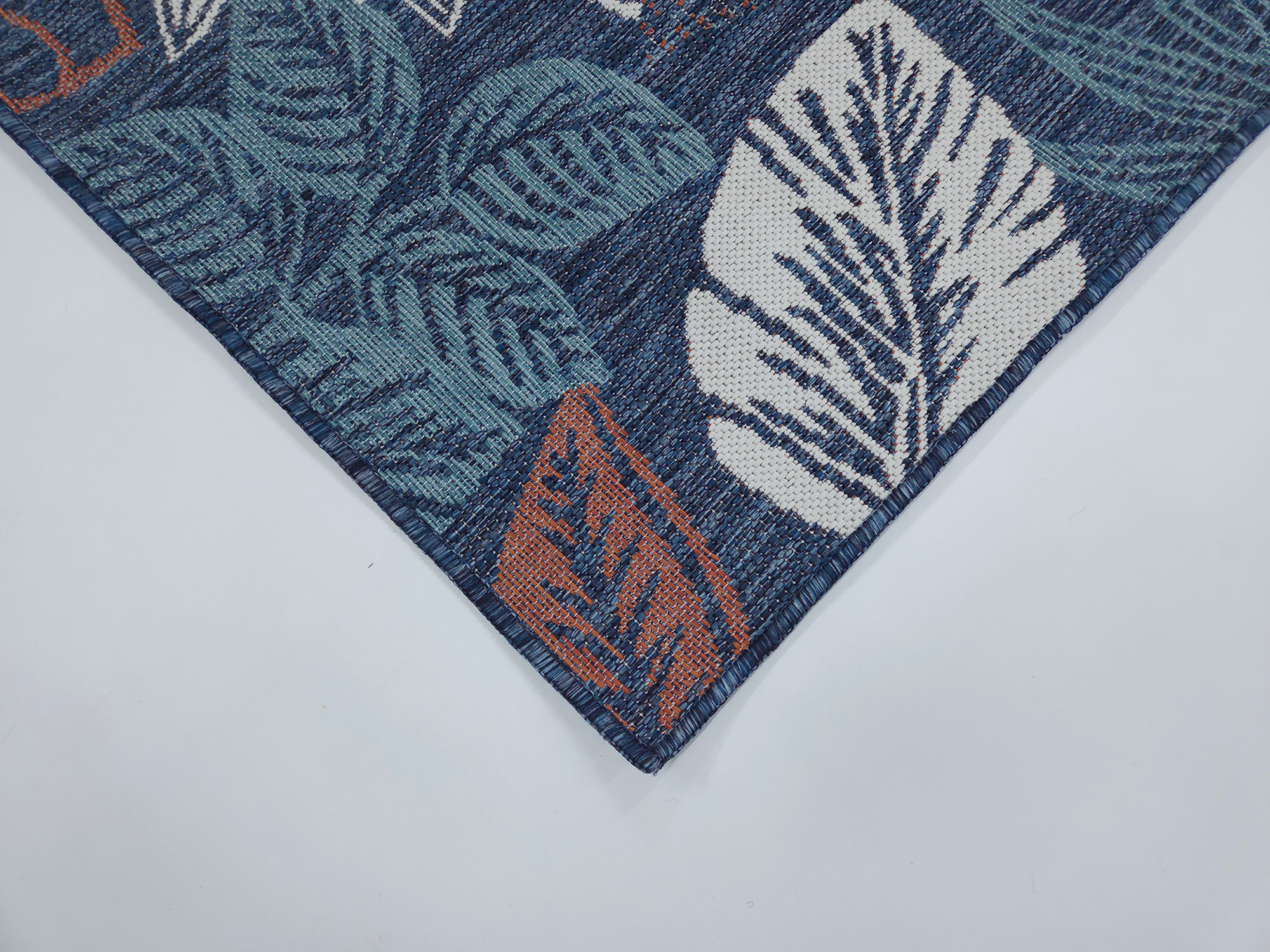 Flora 1111 S. Navy Ecru S.AQUA