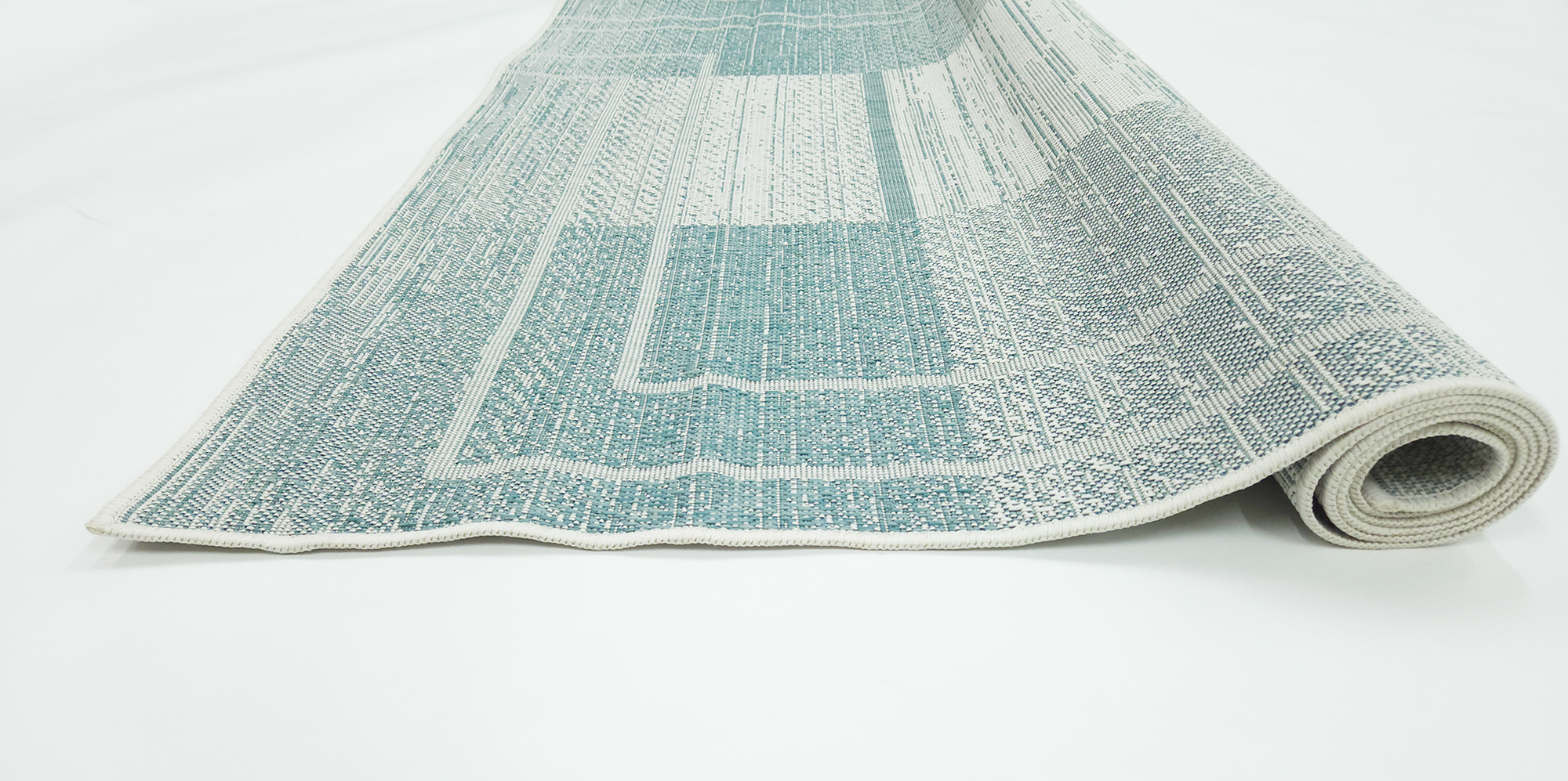 LUSH  1145 Ecru S. Aqua