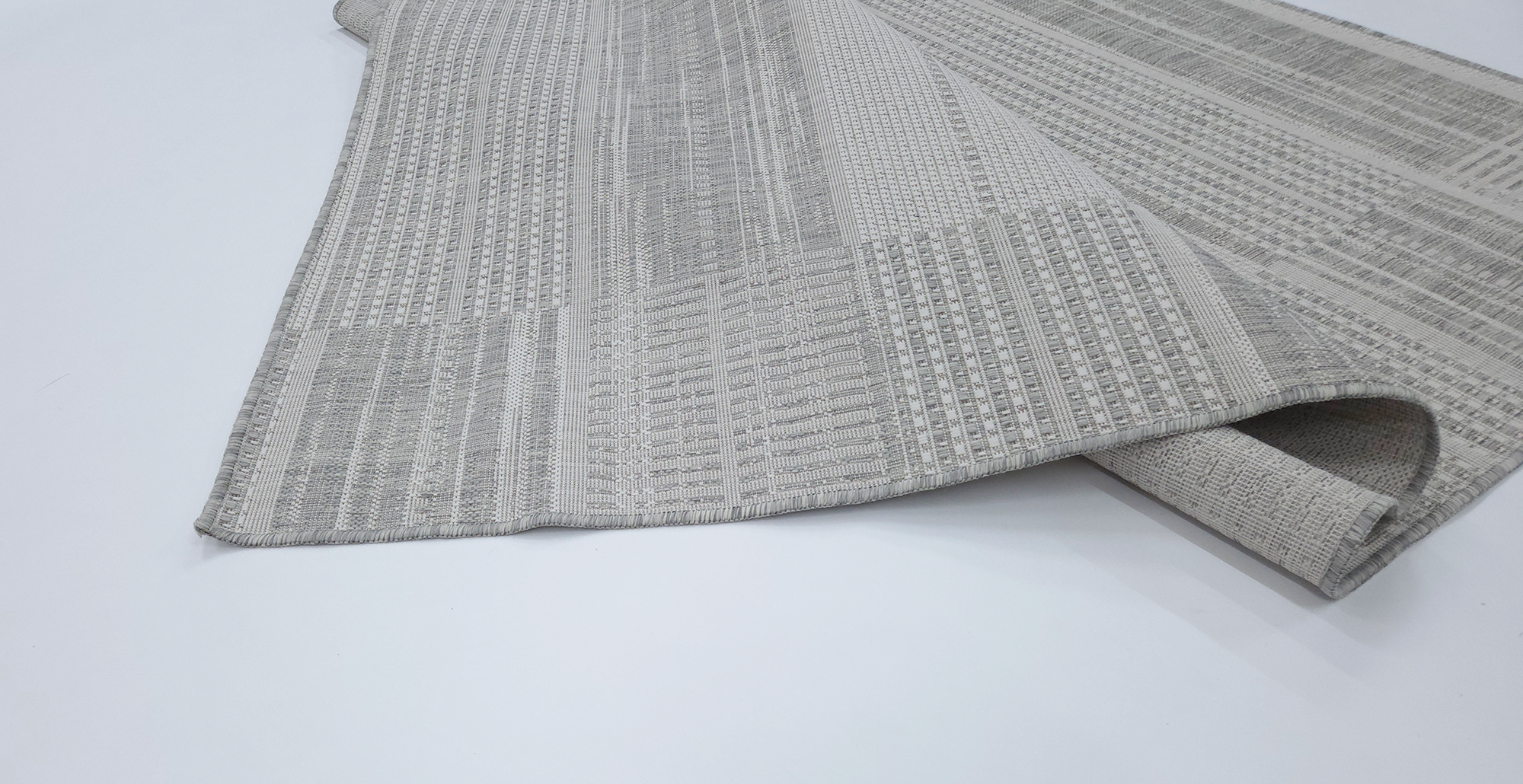 LUSH 1150 Ecru S. Grey