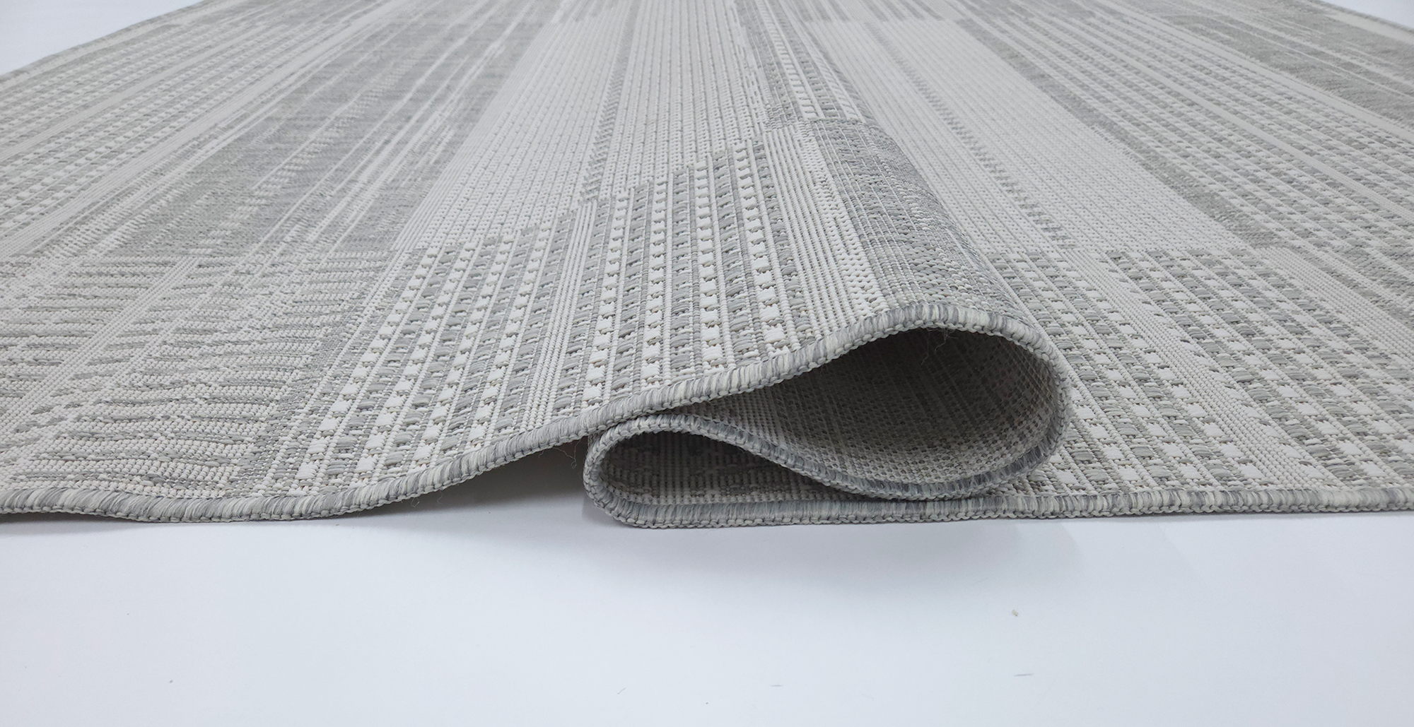 LUSH 1150 Ecru S. Grey