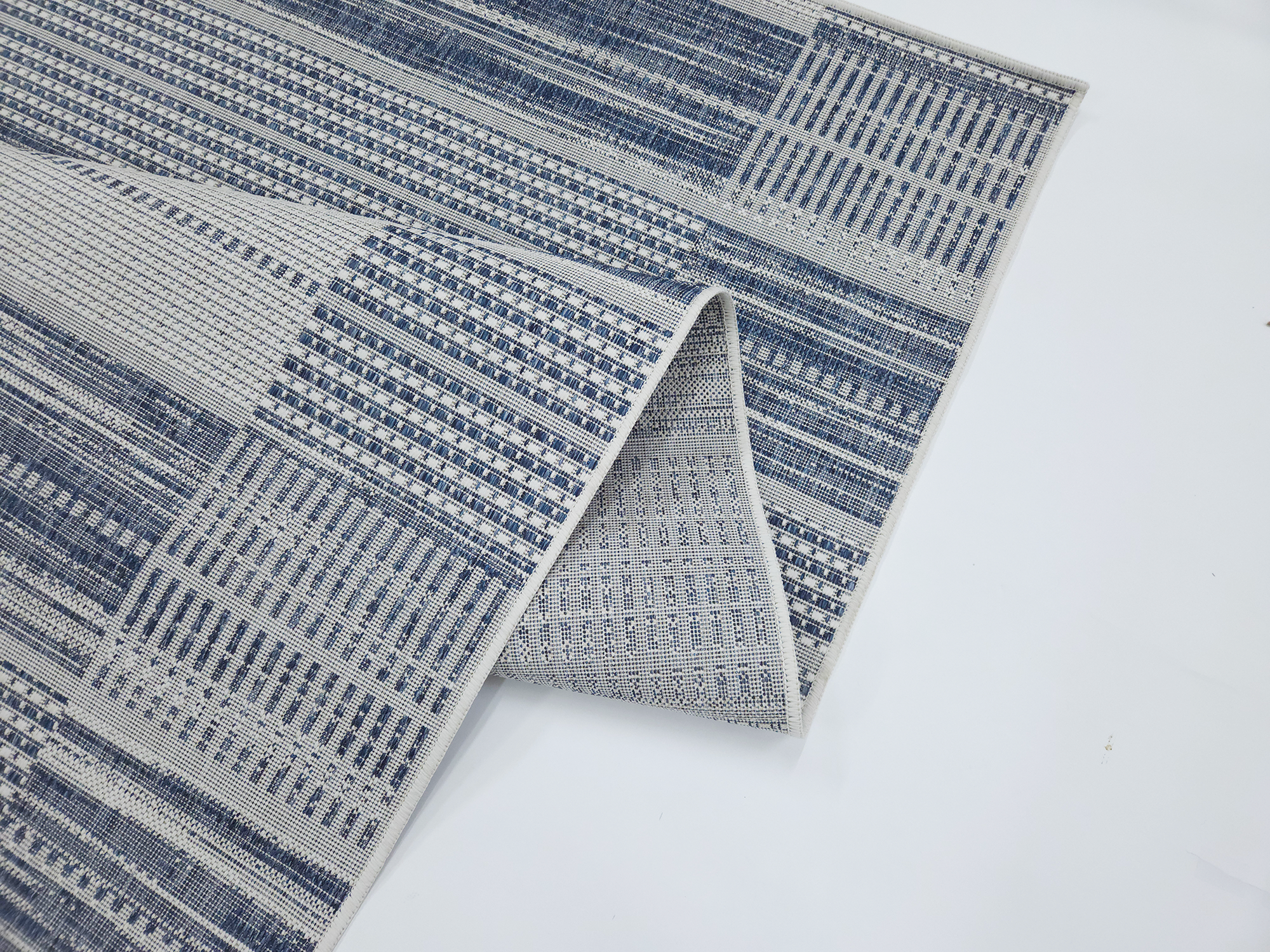 LUSH 1150 Ecru S. Navy