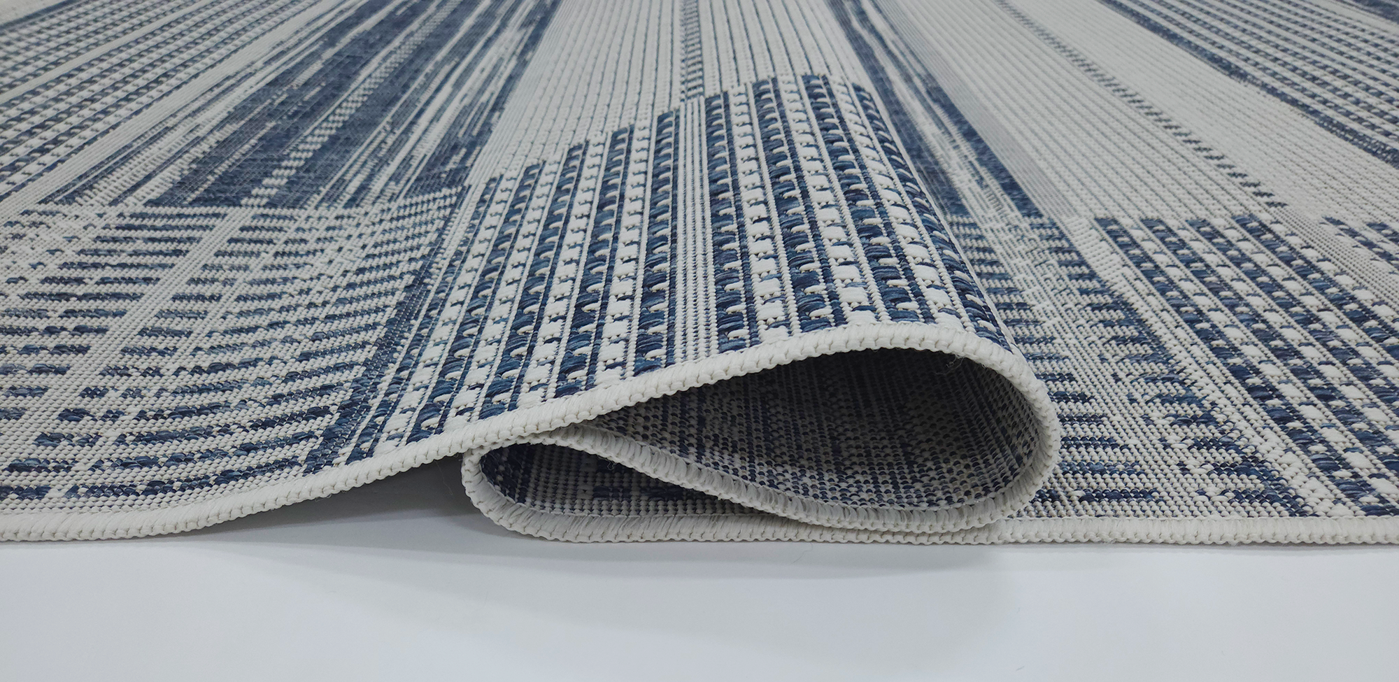 LUSH 1150 Ecru S. Navy