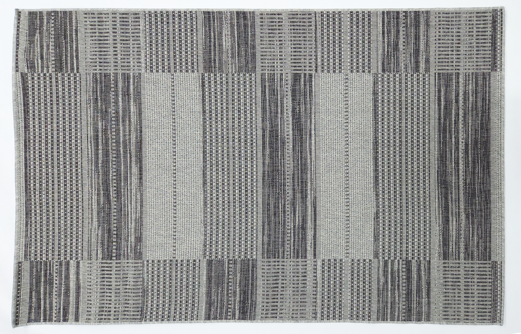 LUSH  1150 S. Grey S. Black