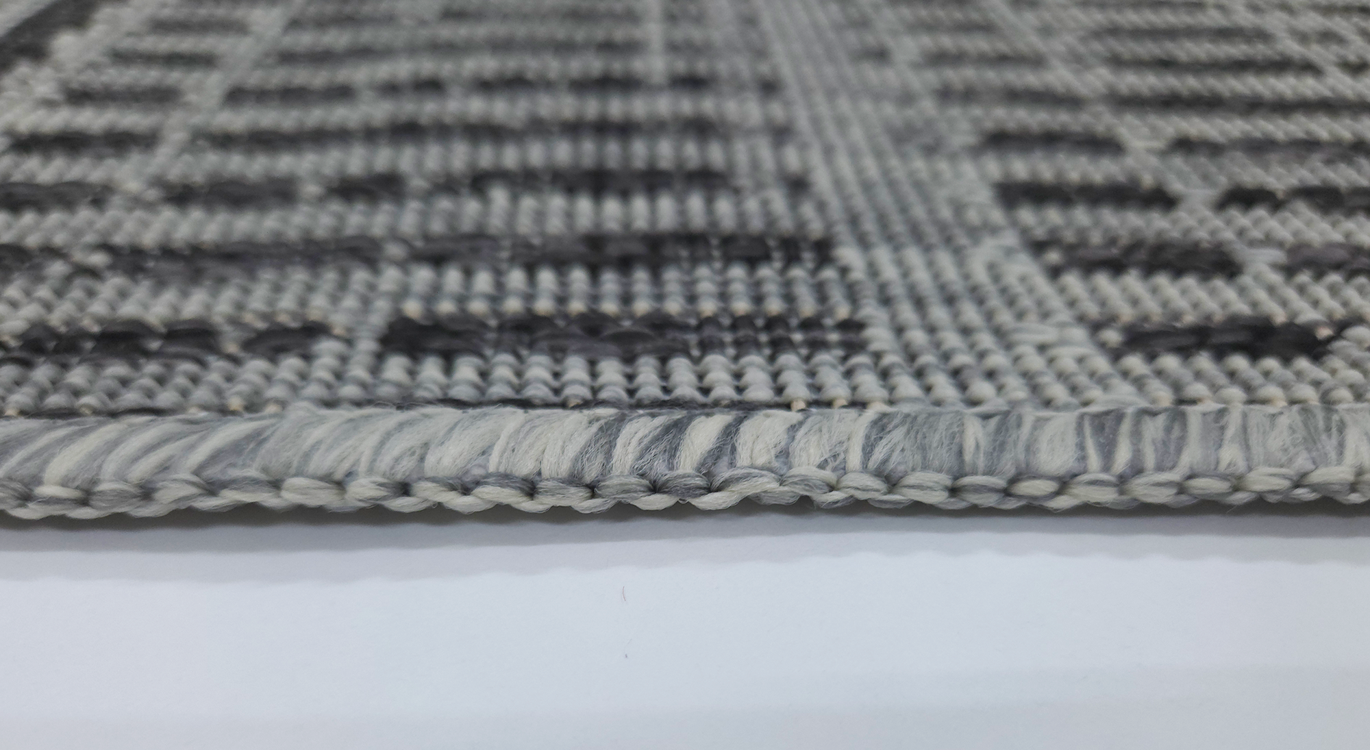 LUSH  1150 S. Grey S. Black