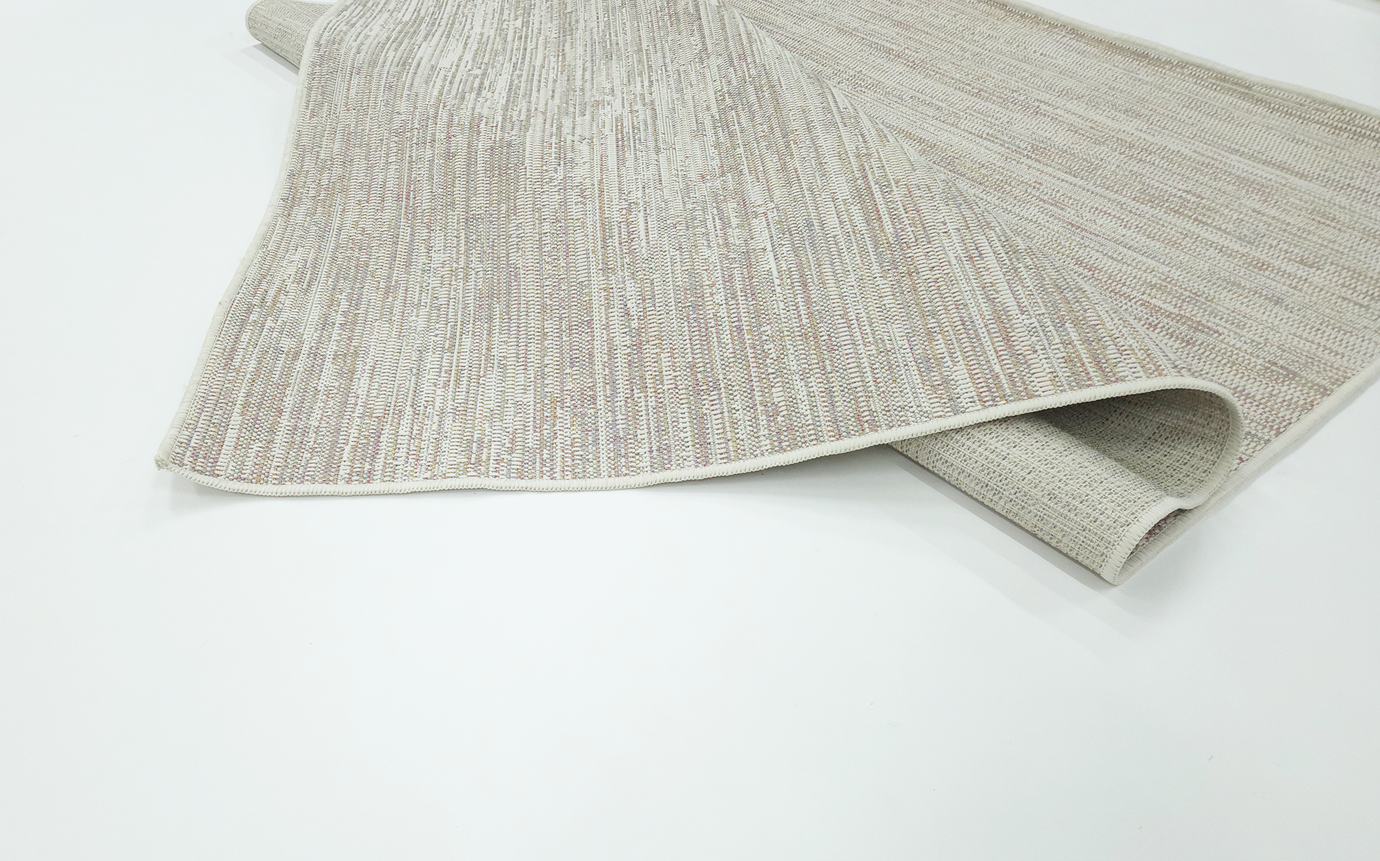 LUSH  1193 Ecru S. Grey