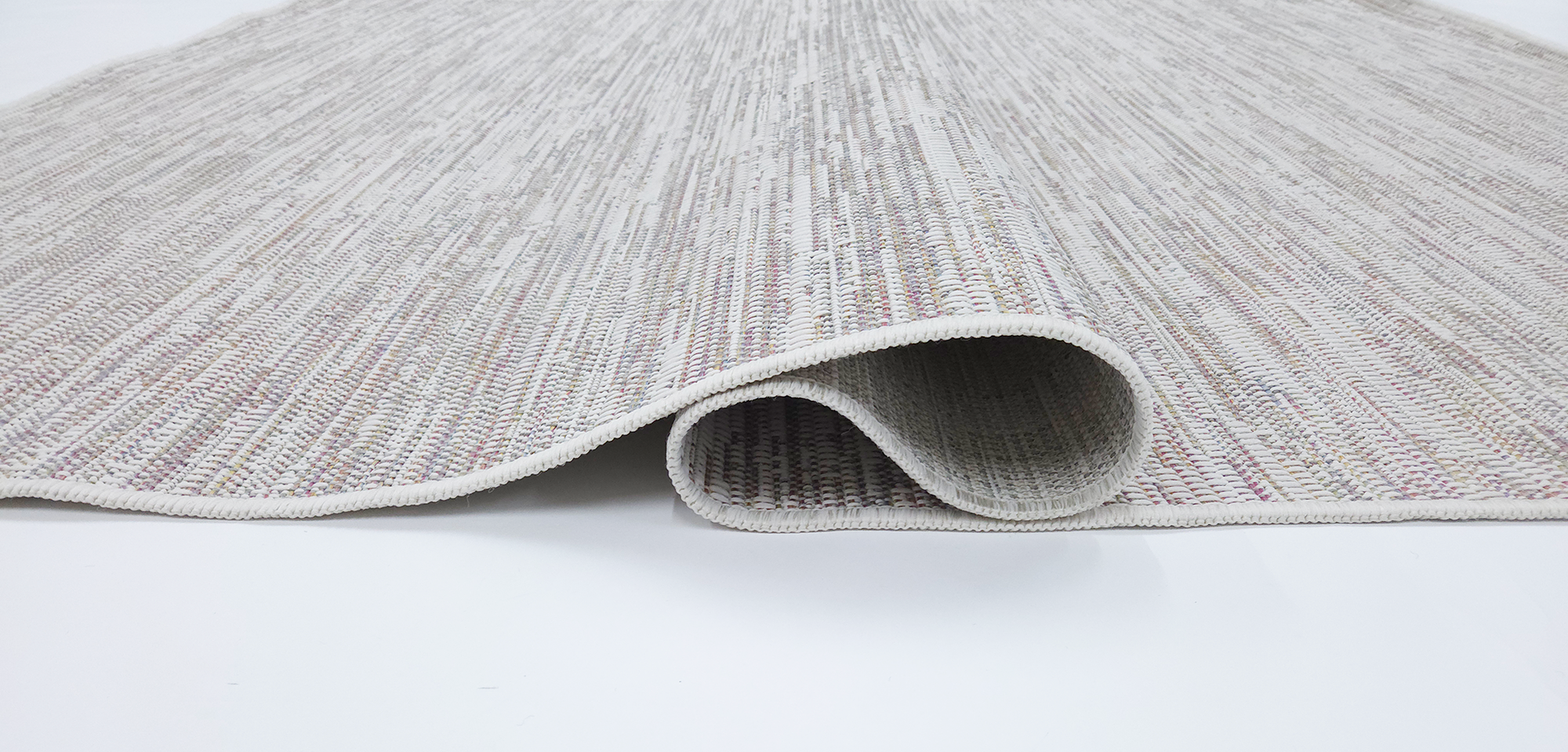 LUSH  1193 Ecru S. Grey