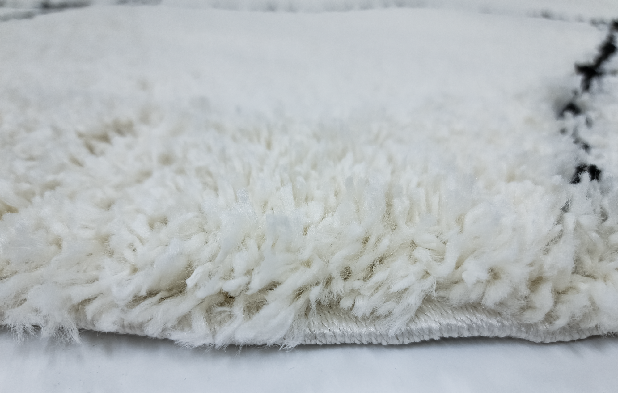 IDEAL SHAGGY  80260 390 WHITE BLACK (ROUND)