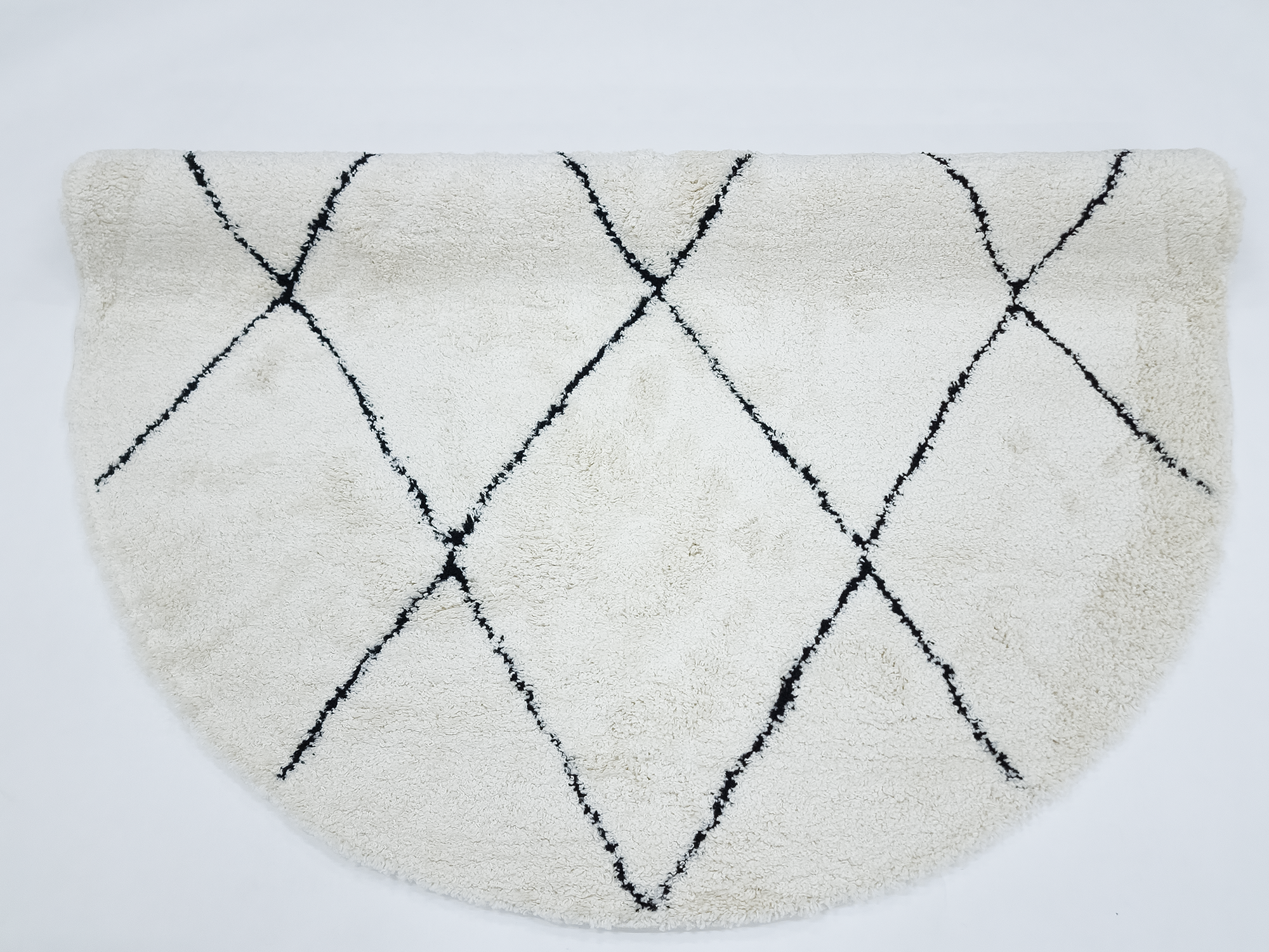 IDEAL SHAGGY  80260 390 WHITE BLACK (ROUND)
