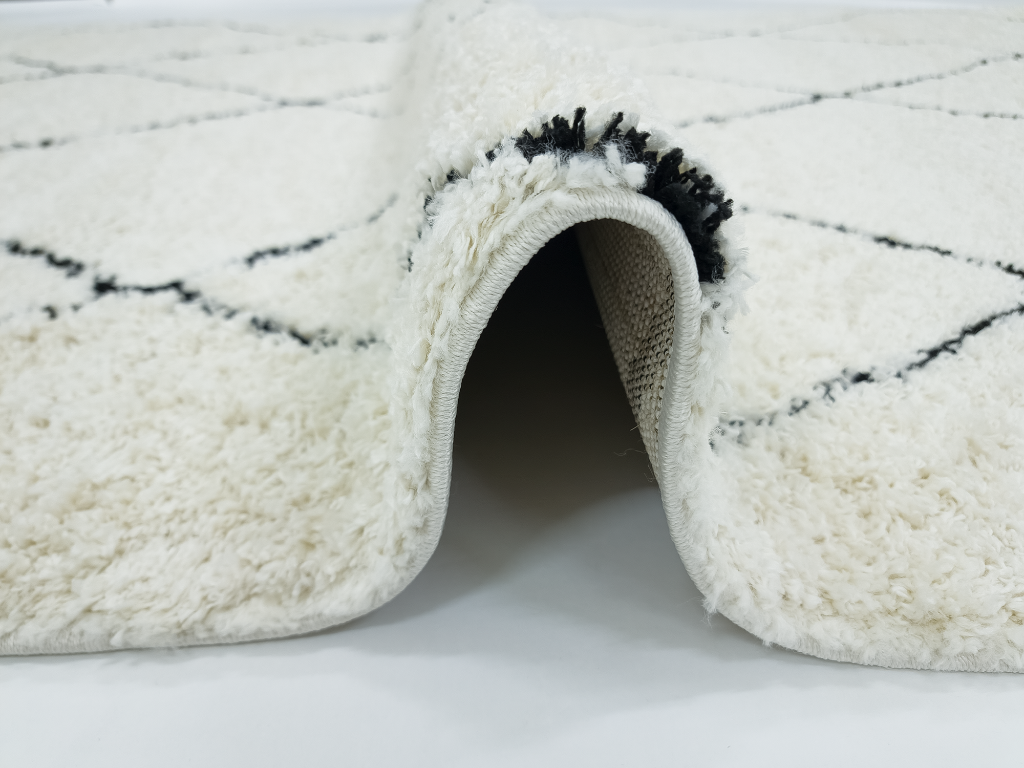 IDEAL SHAGGY  80260 390 WHITE BLACK