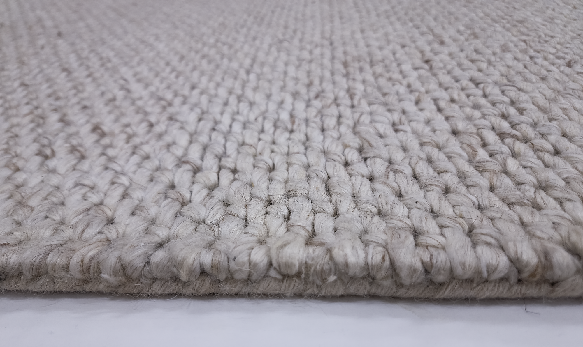 ARGYLE CREAM-WOOL &  POLYESTER