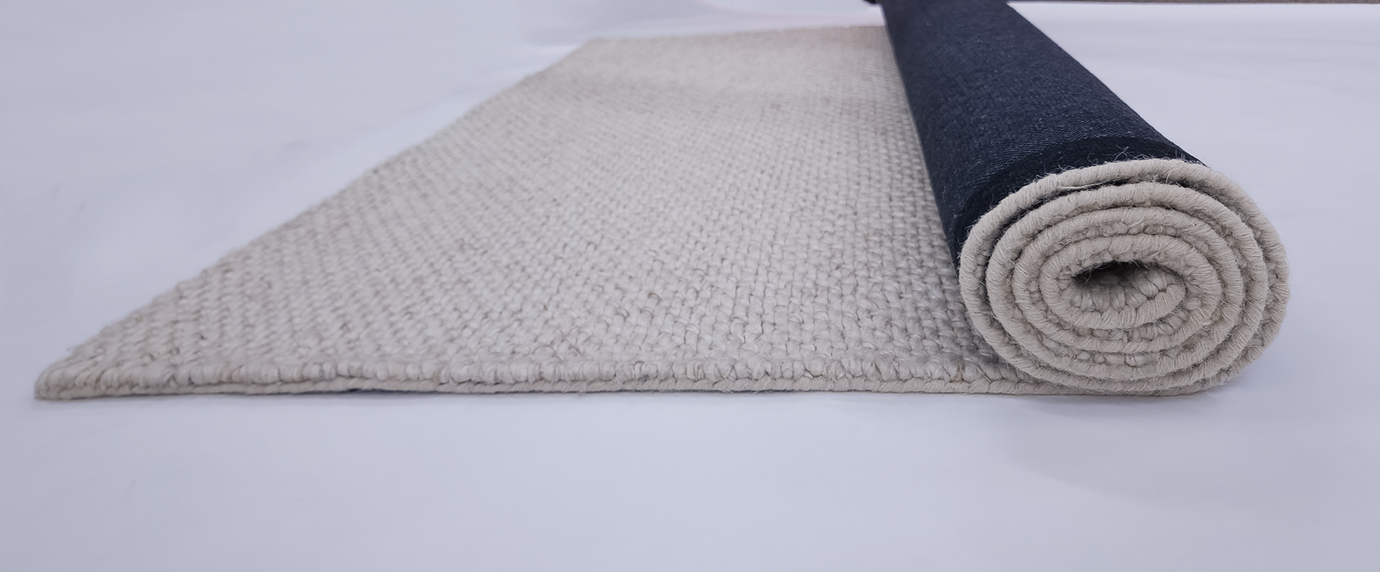 ARGYLE CREAM-WOOL &  POLYESTER