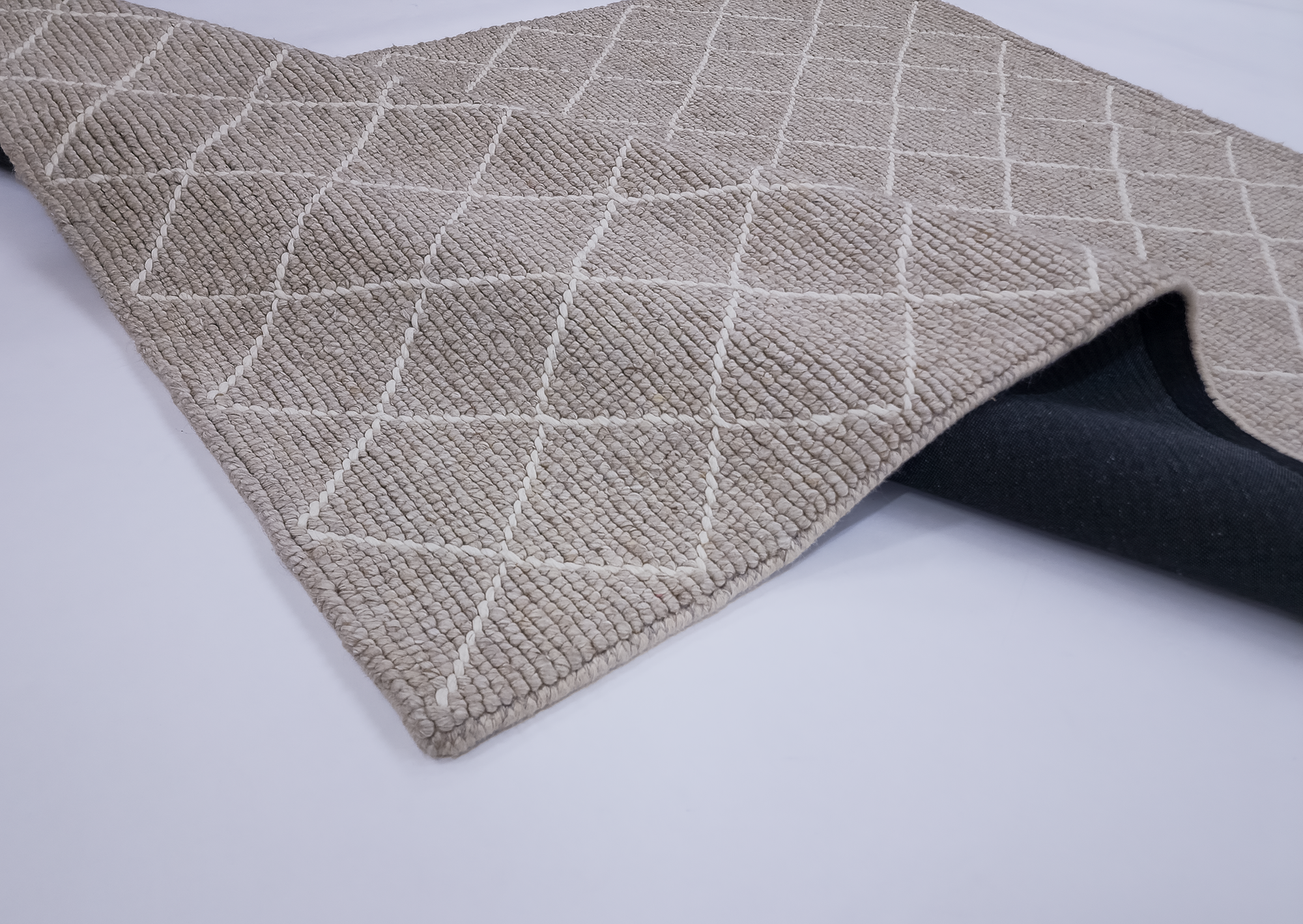 ARGYLE DIAMOND BEIGE-WOOL &  POLYESTER