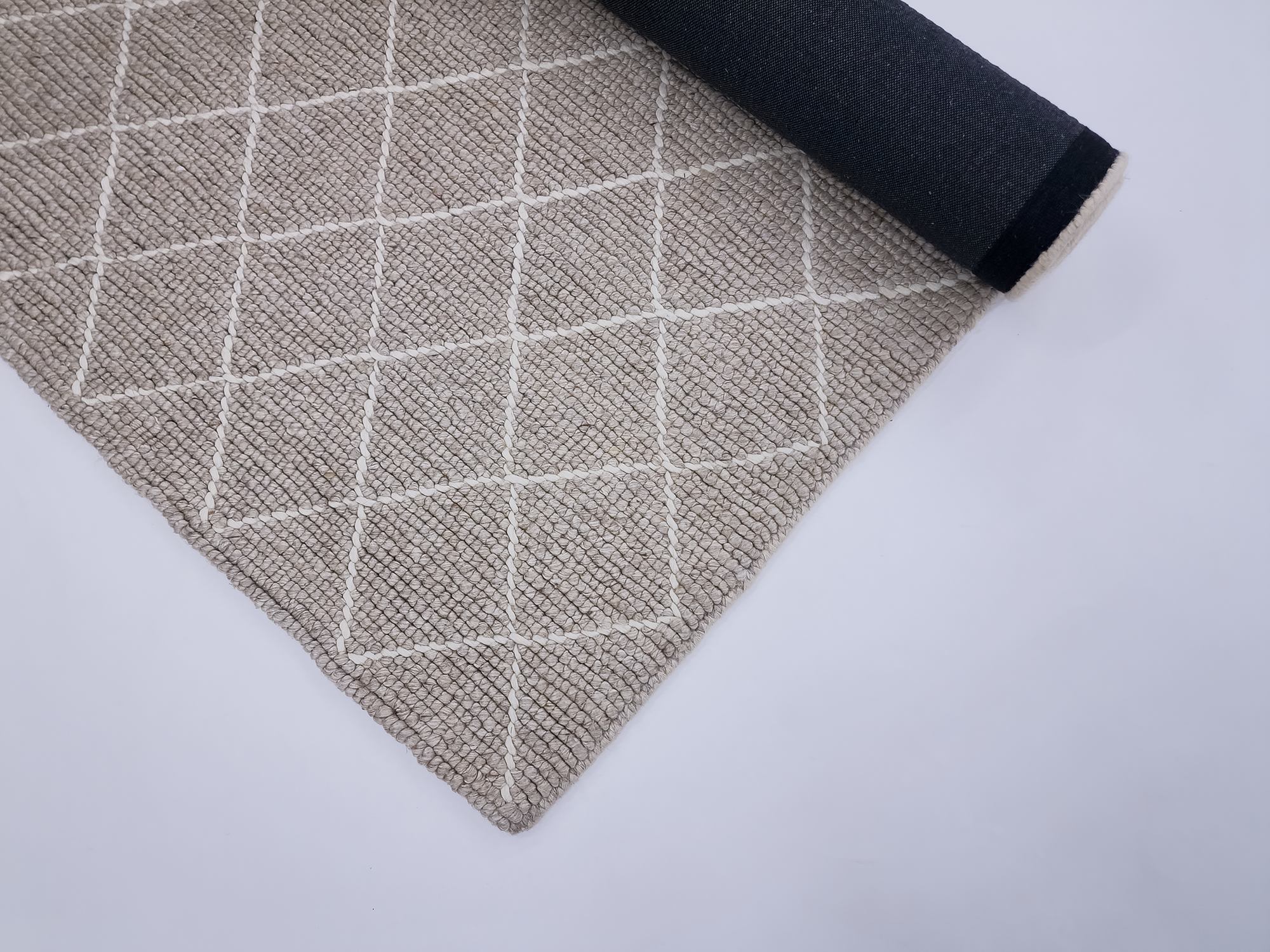 ARGYLE DIAMOND BEIGE-WOOL &  POLYESTER