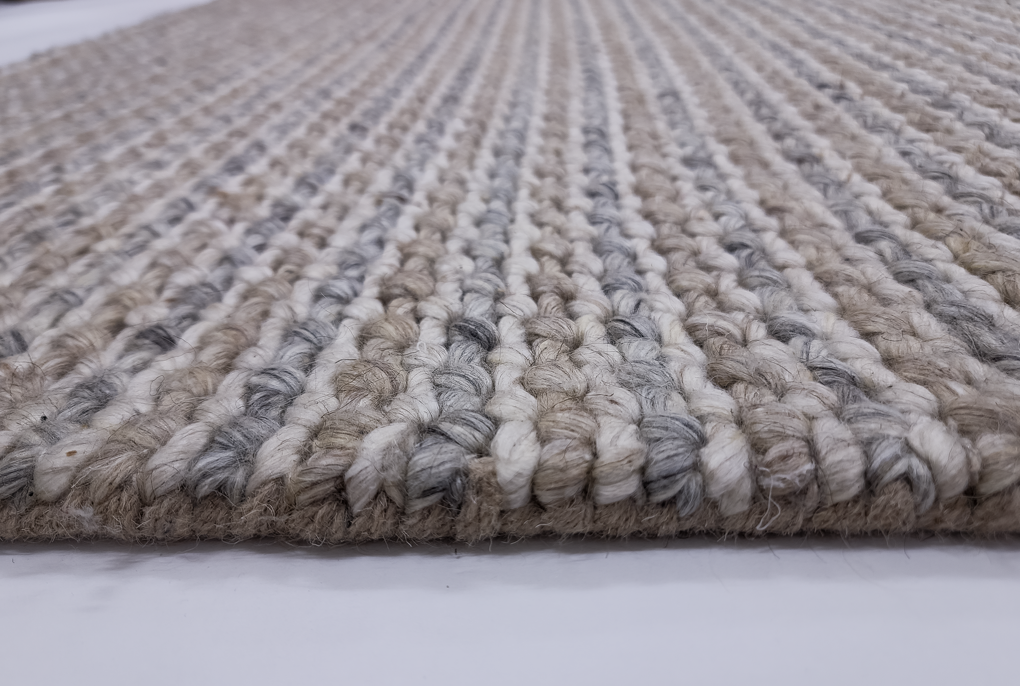 ARGYLE MULTI-WOOL &  POLYESTER