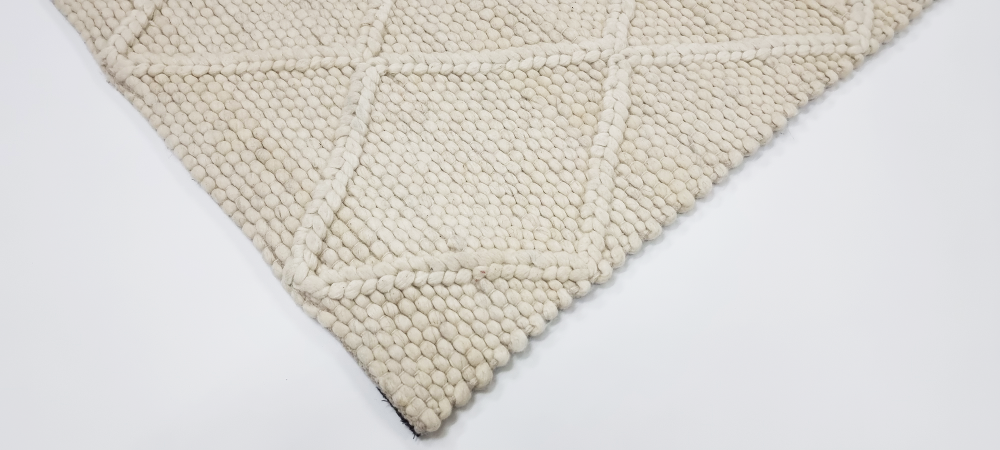 NOBLE PINENUT -Wool & Cotton