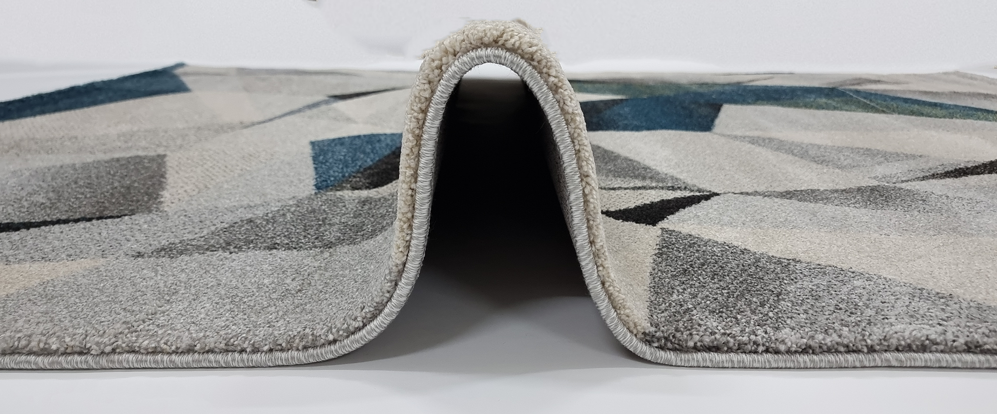 TITAN  225 CREAM / BLUE