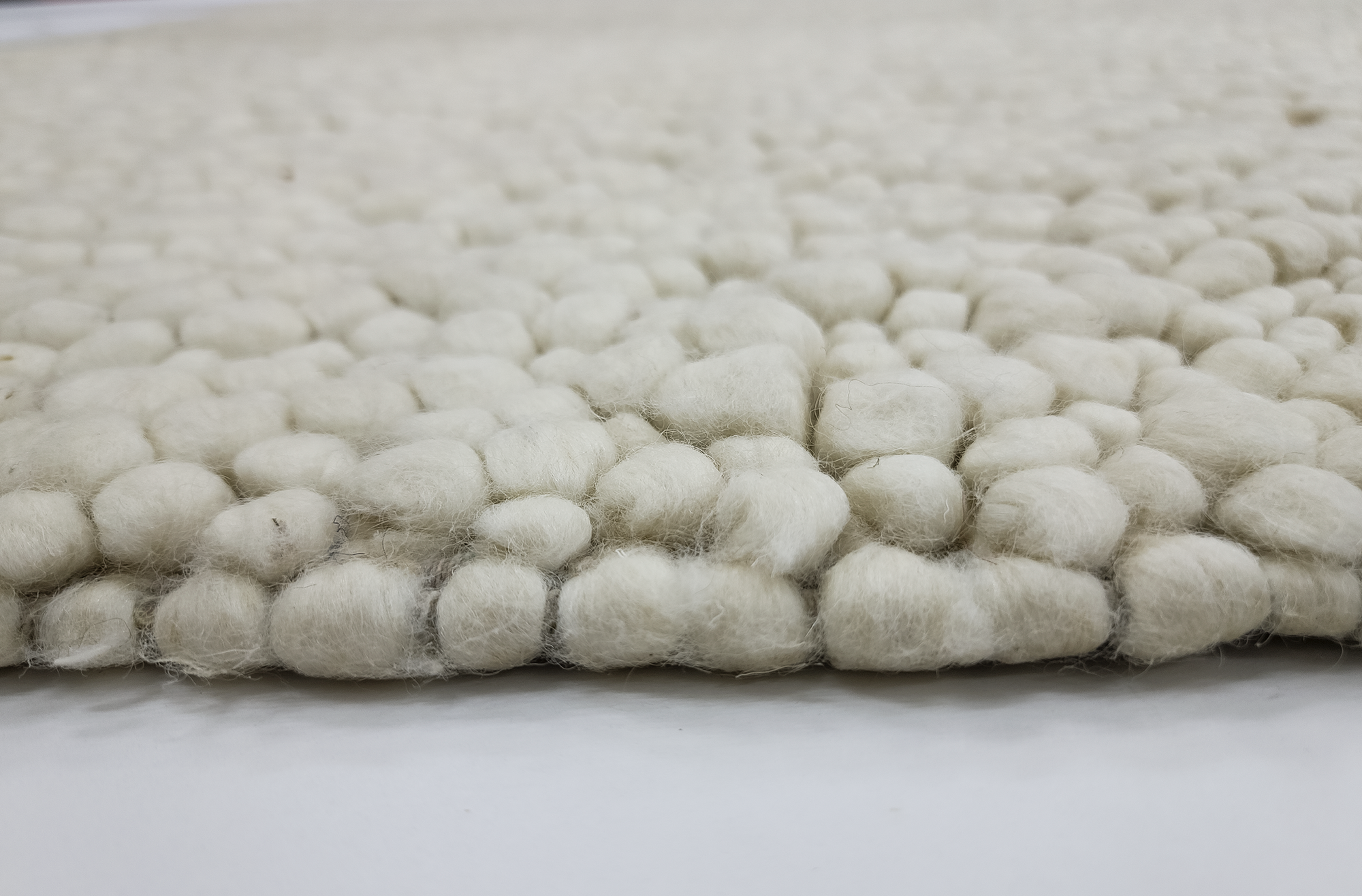 Fish eye -Vanilla (Wool rug)