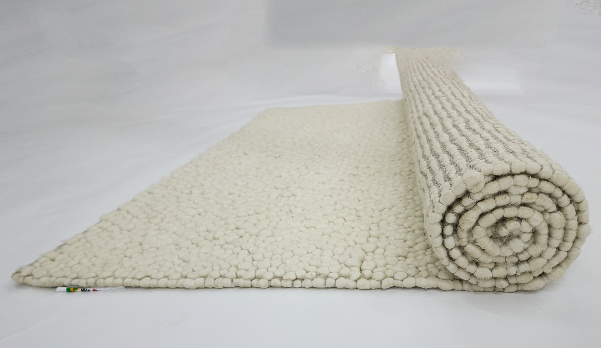 Fish eye -Vanilla (Wool rug)