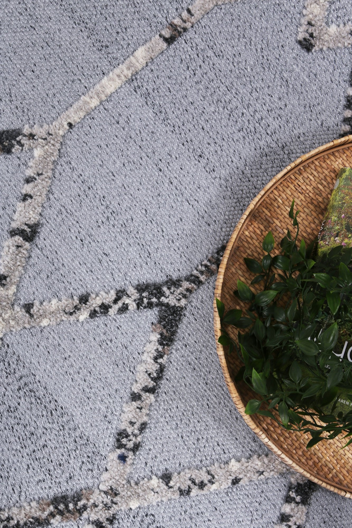 Ares 4 Anthrasite Diamond