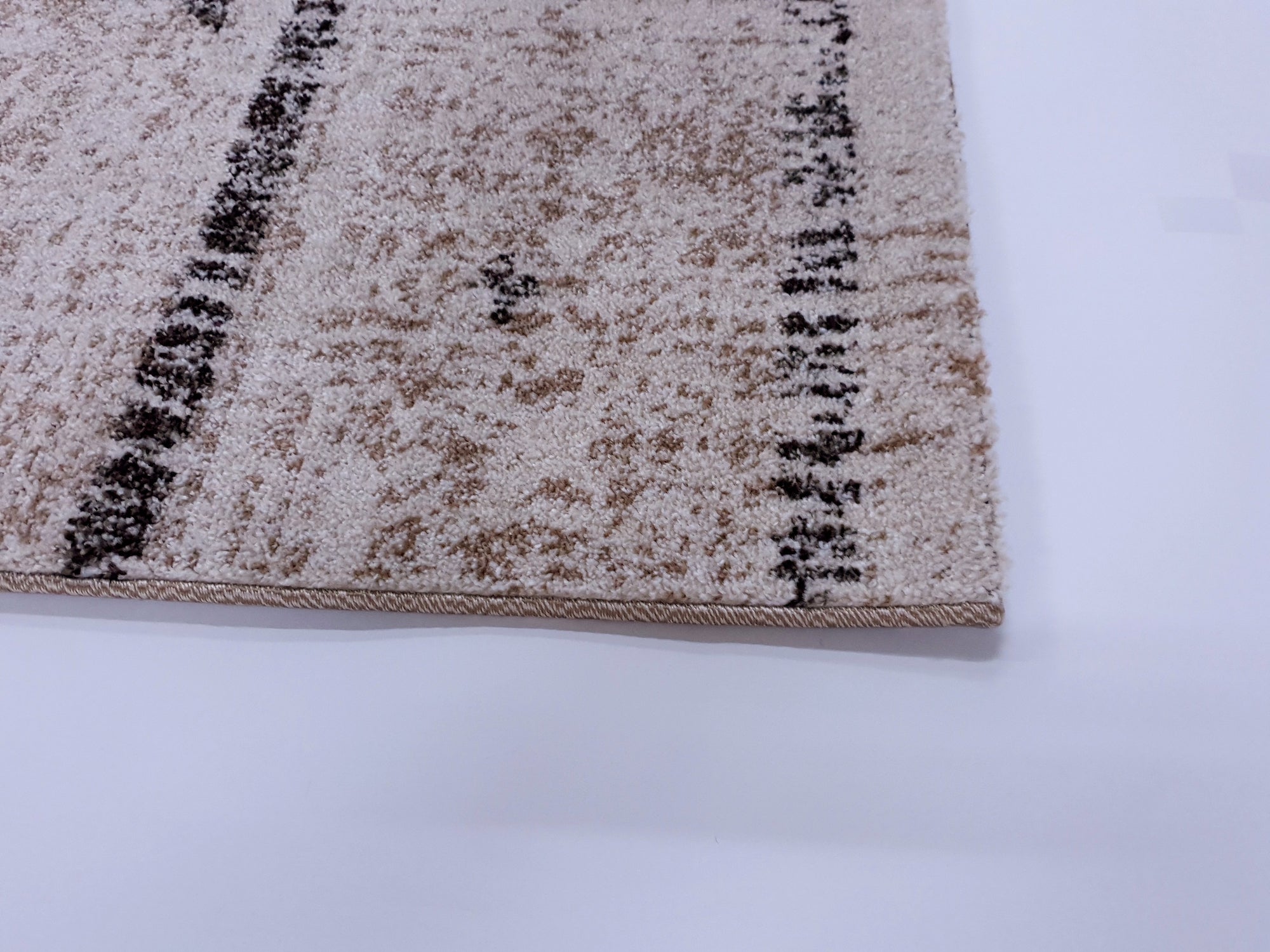 Frisee Rug 679A Beige Cream