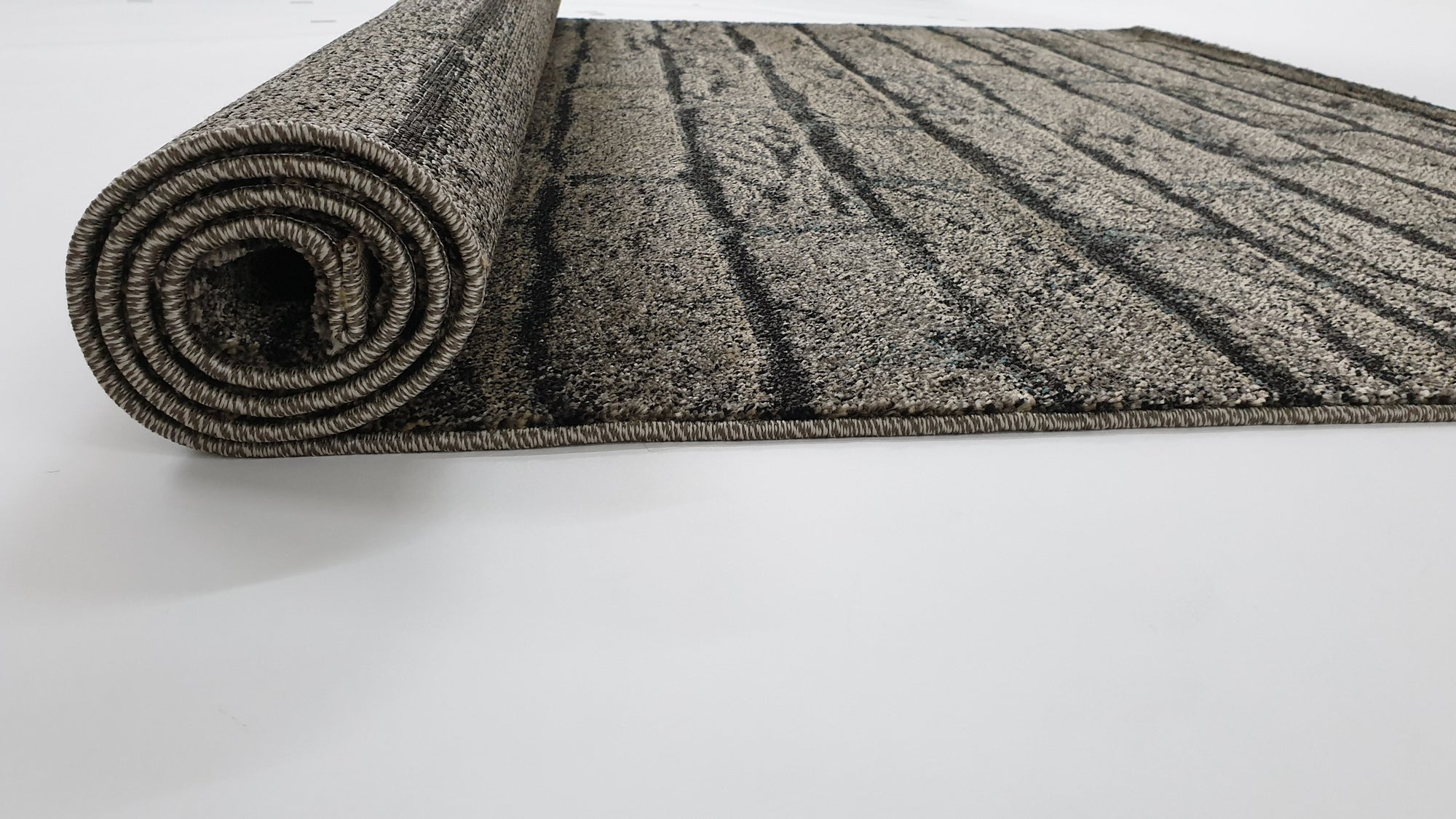 Genesis 182A BLACK / POLY CREAM