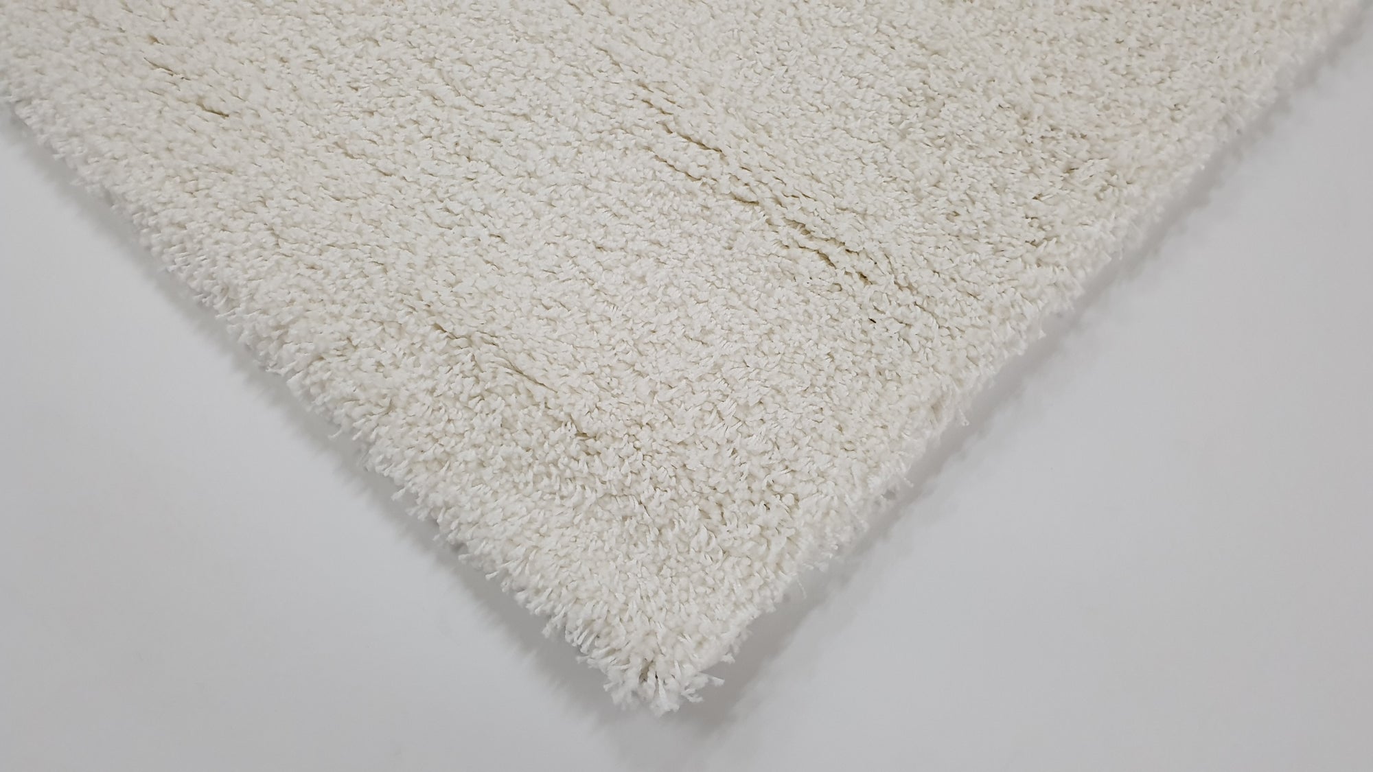 Twilight shaggy White