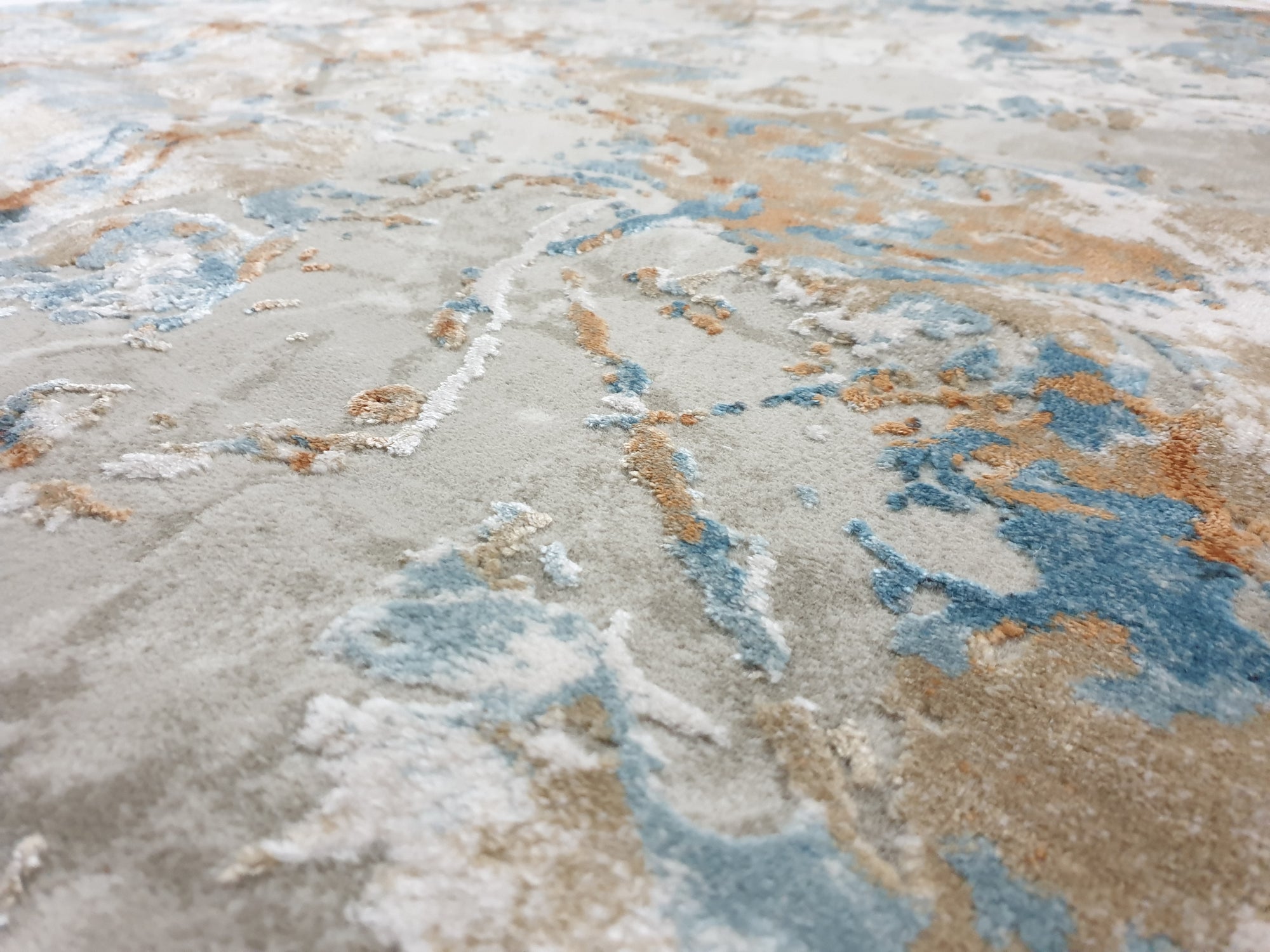 Divine 0083 L.blue/White