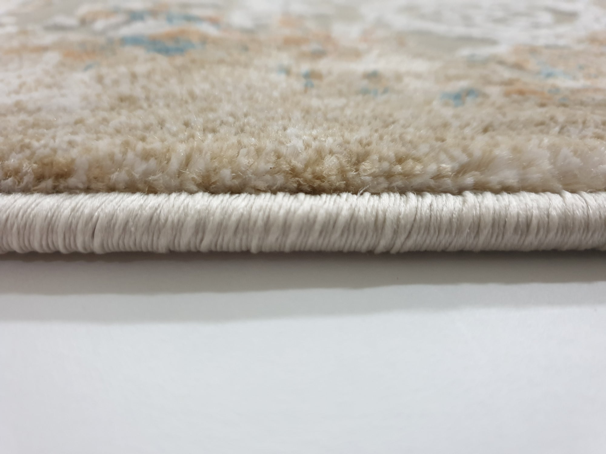 Divine 0219 Somon/White